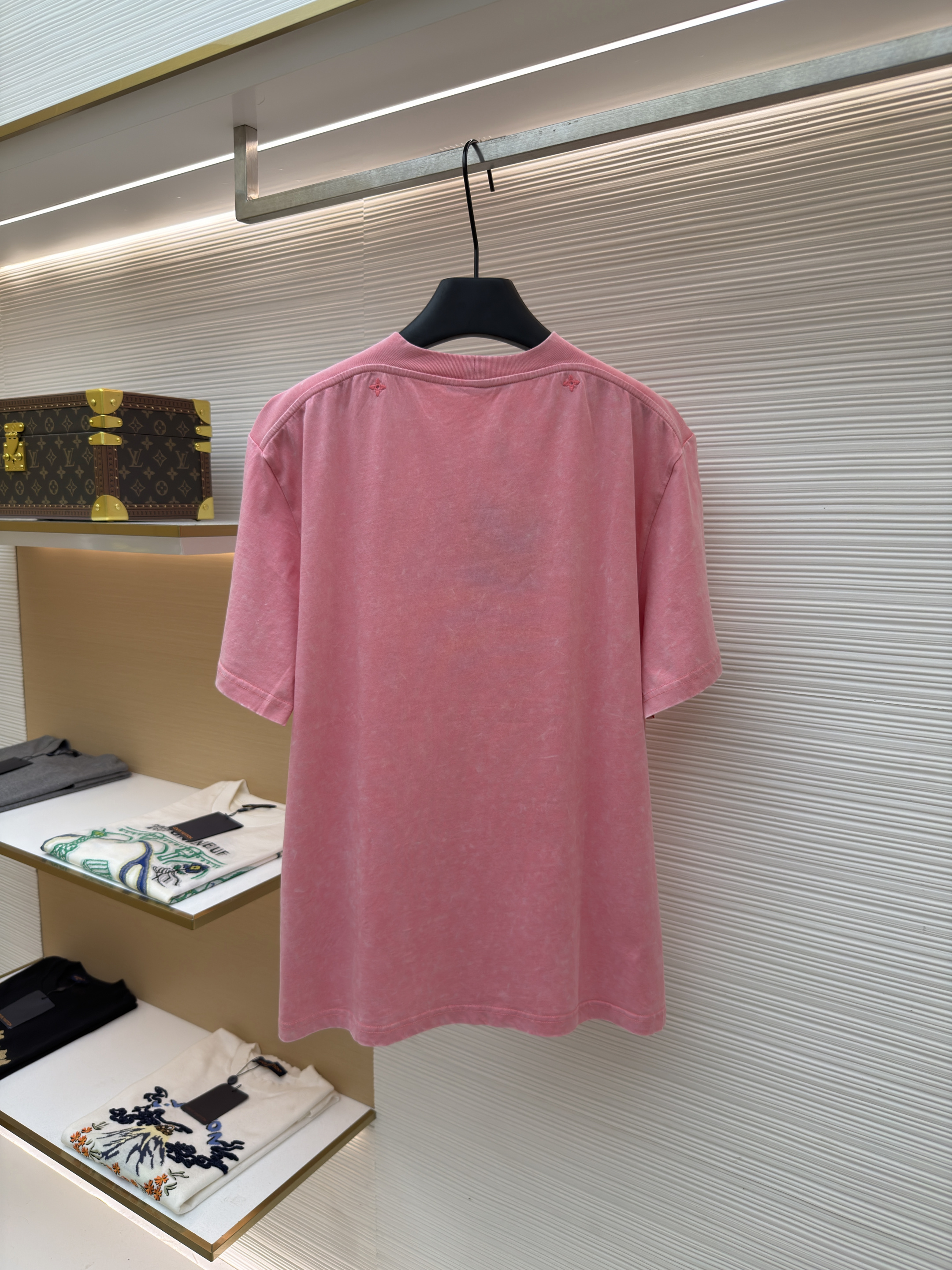 LOUIS VUITTON 路易威登 LV 水洗刺绣圆领短袖 T恤 夏季 粉色 A2