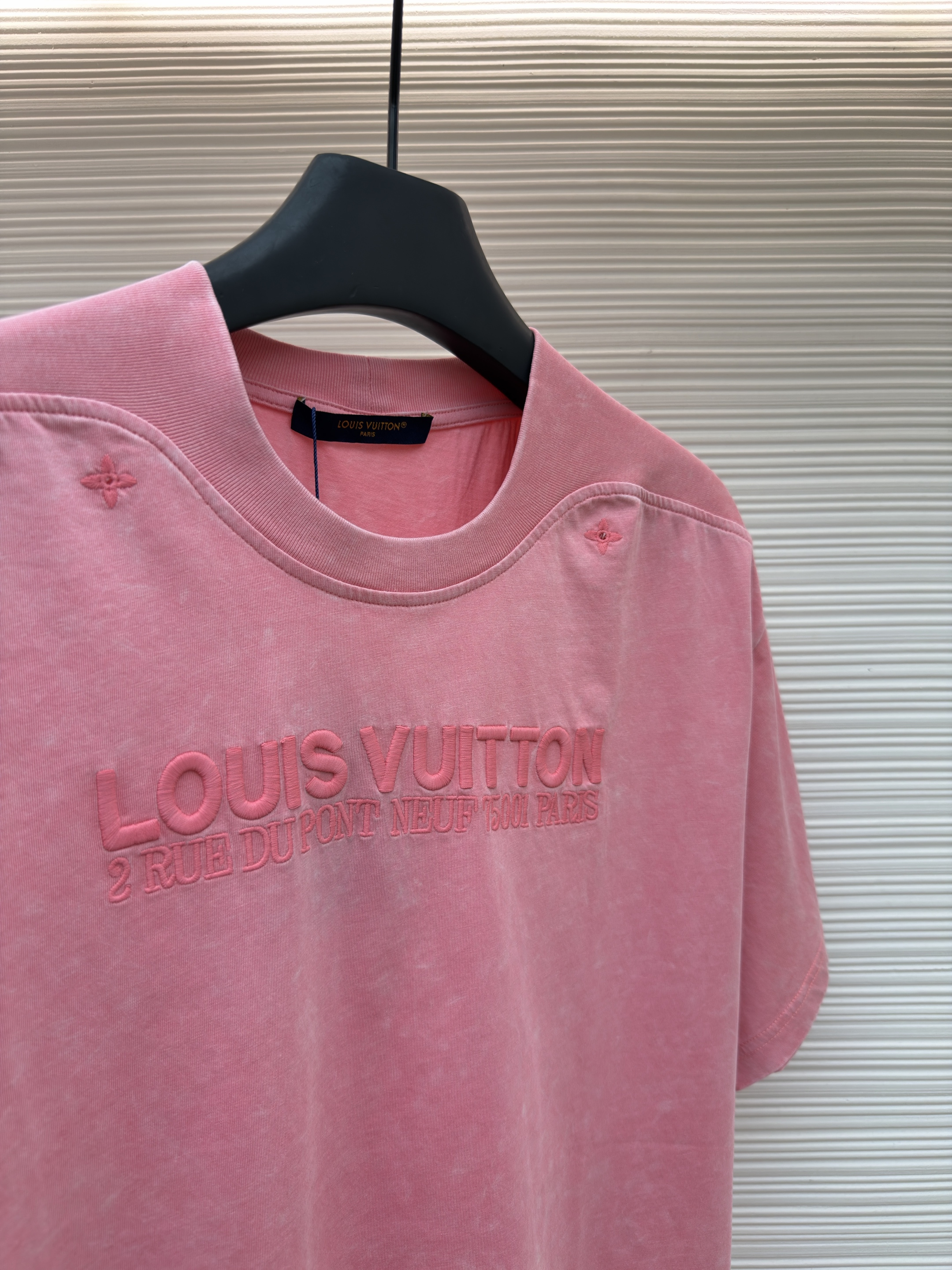 LOUIS VUITTON 路易威登 LV 水洗刺绣圆领短袖 T恤 夏季 粉色 A2