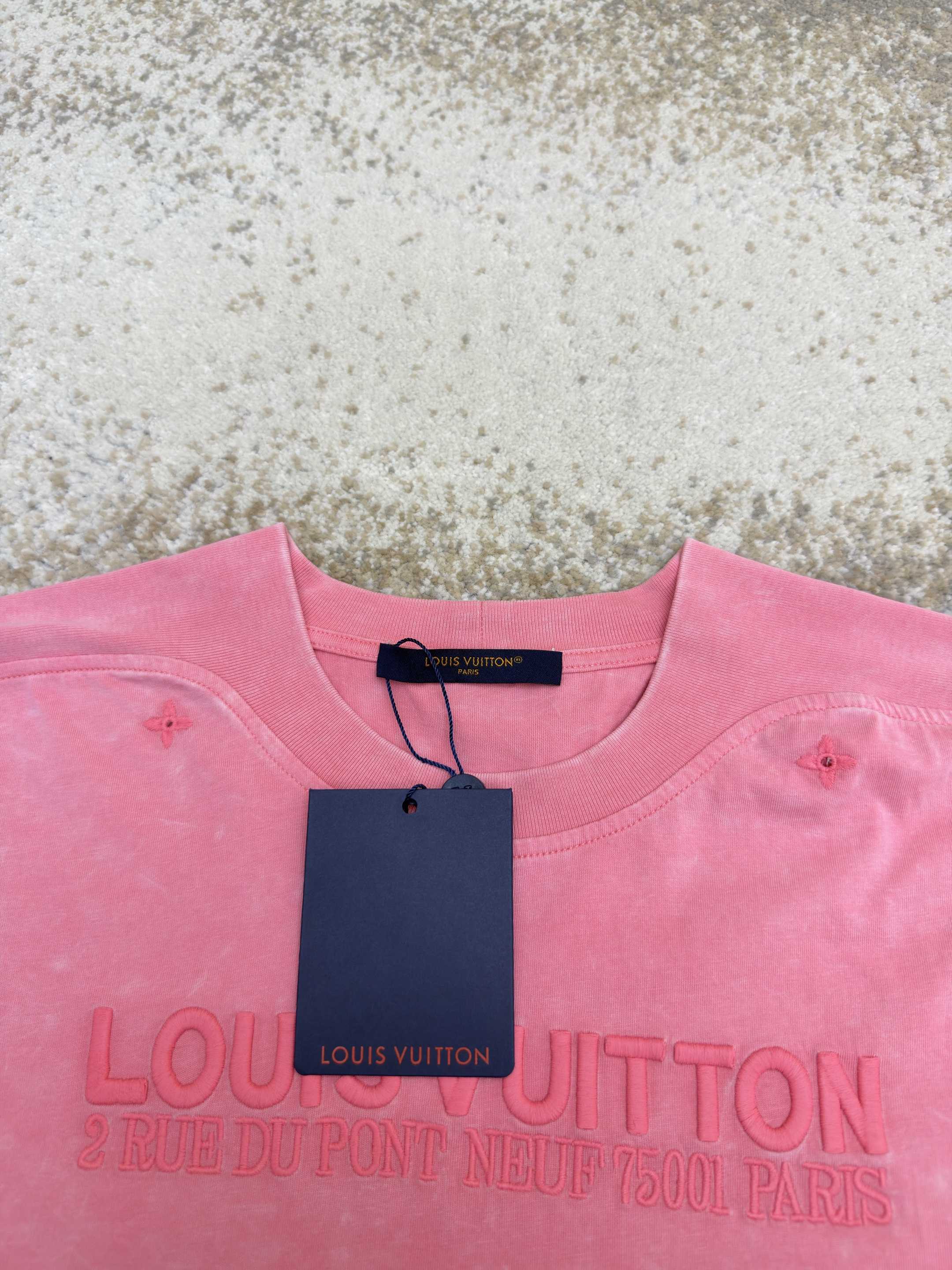 LOUIS VUITTON 路易威登 LV 水洗刺绣圆领短袖 T恤 夏季 粉色 A2