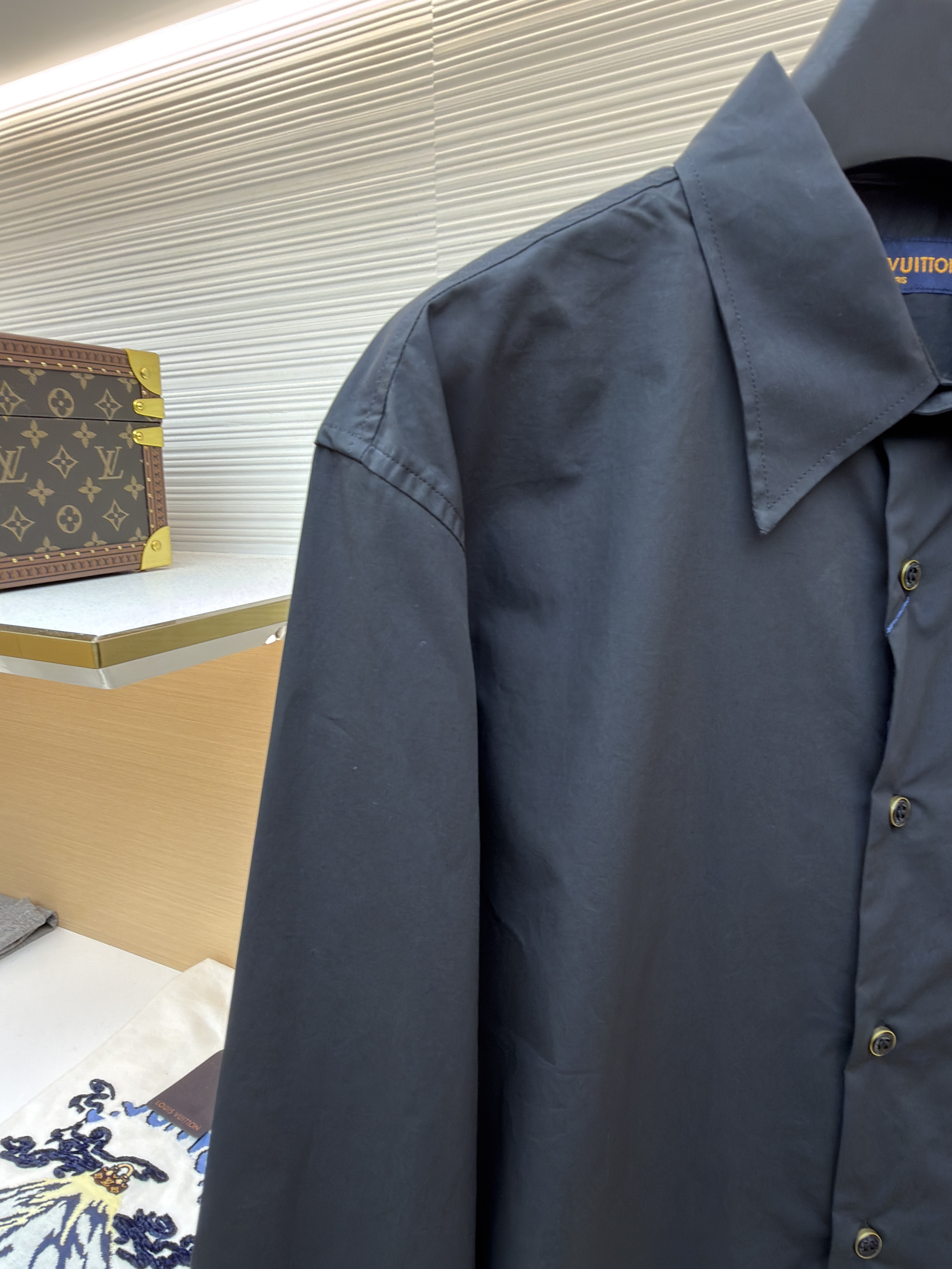 LOUIS VUITTON 路易威登 LV 串珠标识衬衫 外套 长袖 黑色 B0 1AIMIV