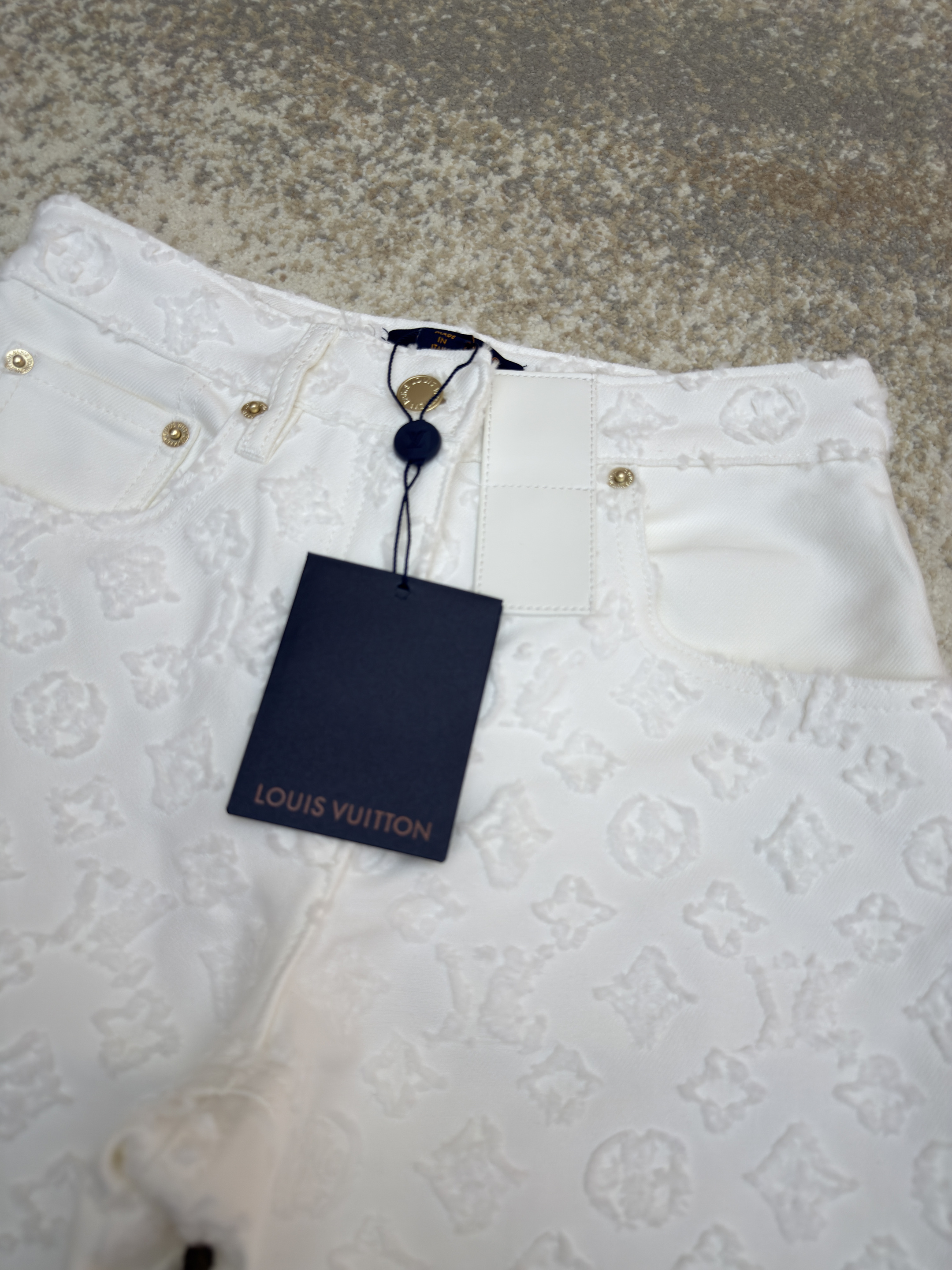 LOUIS VUITTON  路易威登 LV 老花立体浮雕提花牛仔裤 裤子 长裤 白色 B2