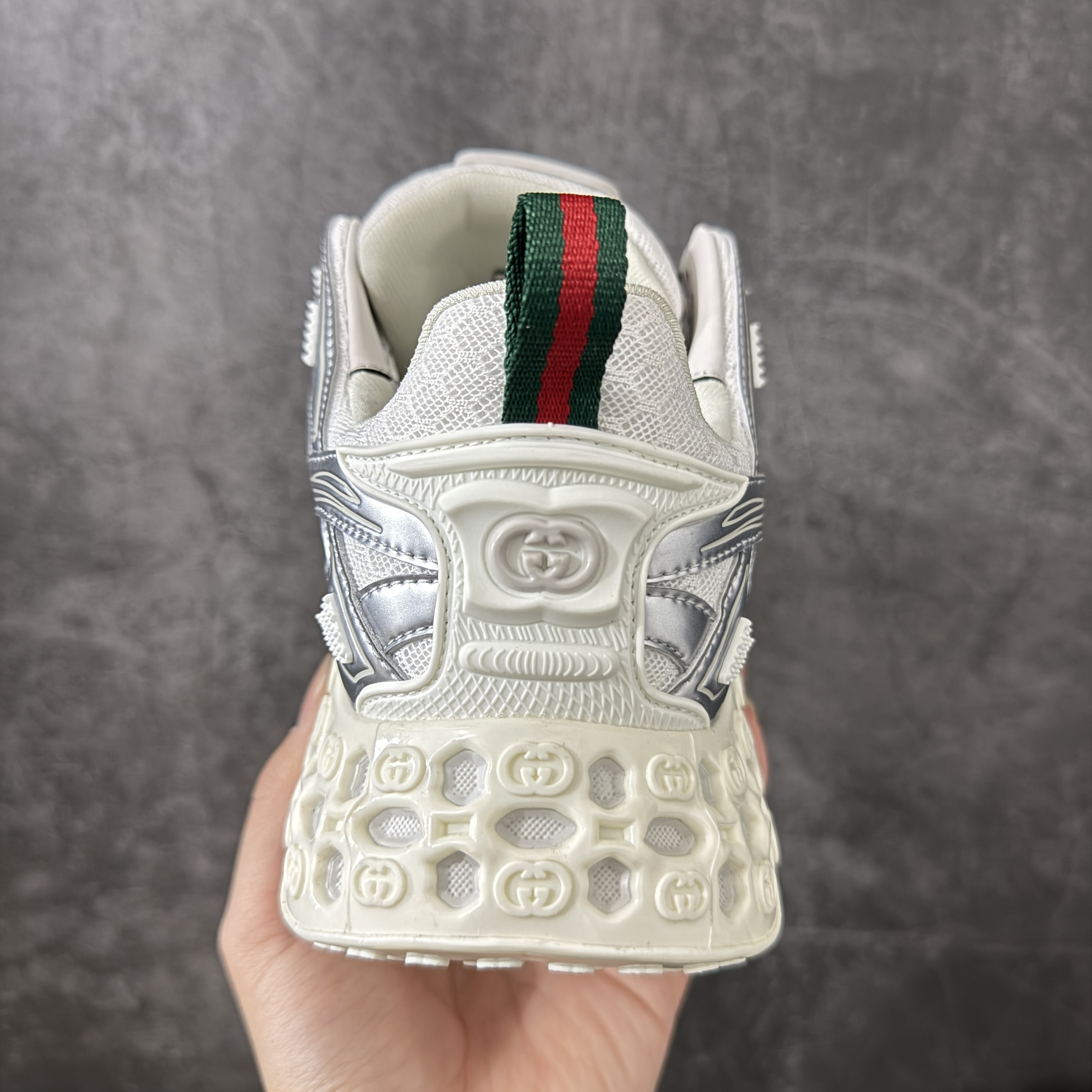 GUCCI Cub3d  古驰 生活休闲鞋 男款 女款  灰色 819709 FAEIV 8149