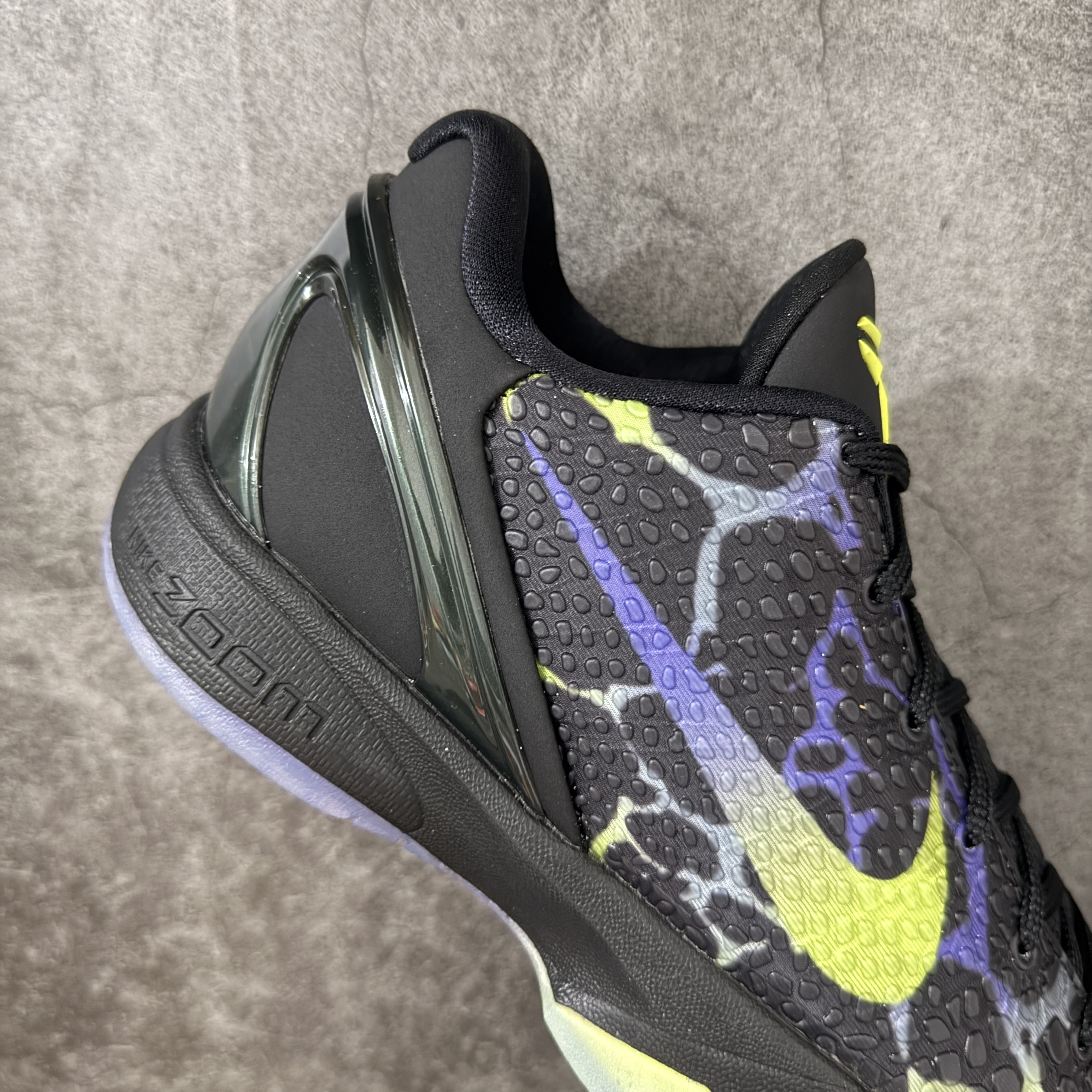 GX Kobe6  前掌Zoom Turbo 气垫 后掌EVA缓震 低筒 球鞋 籃球鞋 實戰鞋 真碳板 男鞋 波鞋  圣诞节煤块 IO6261-001