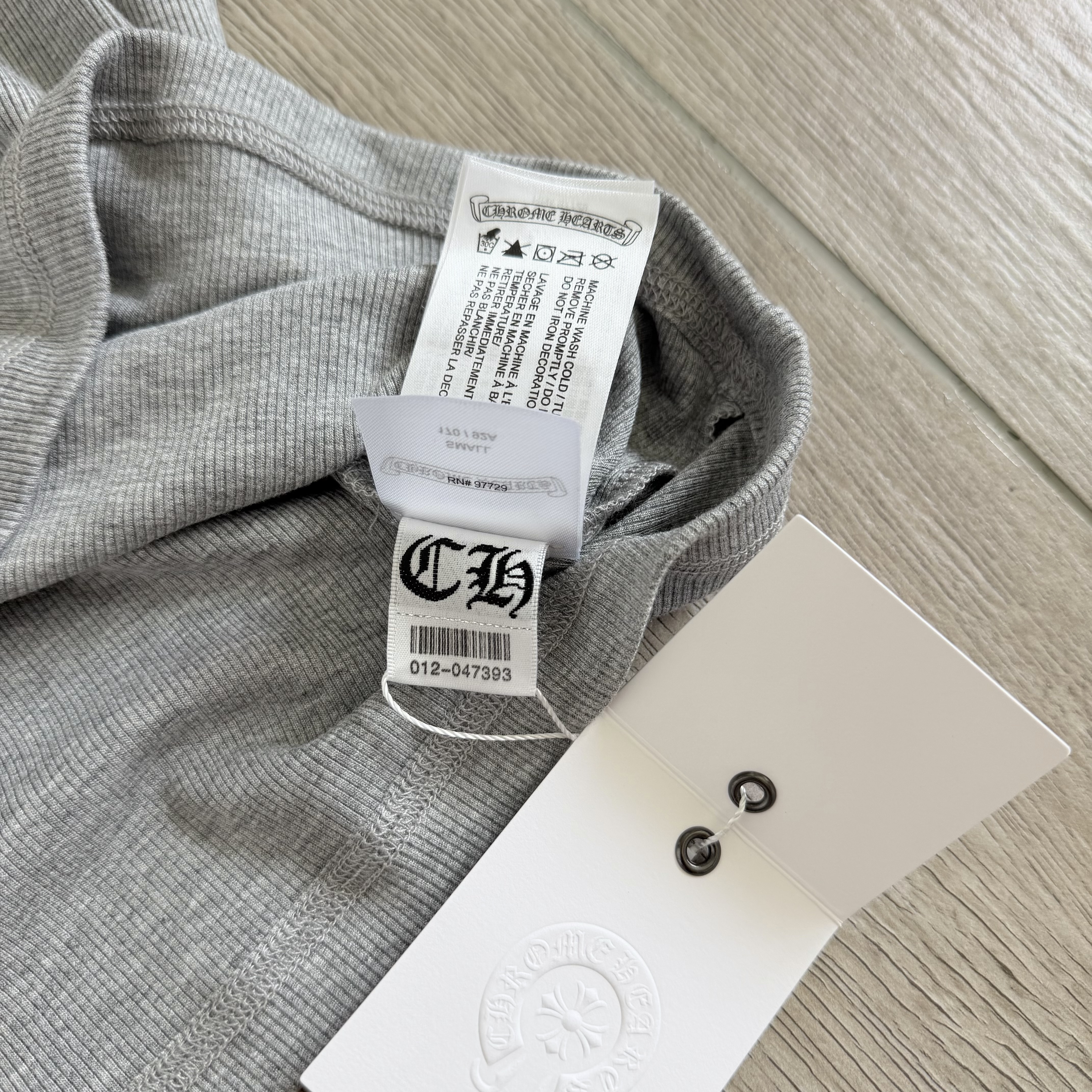Chrome Hearts CH 克罗心 小高领哥特字体刺绣短款T恤 短袖 女款 灰色 红色 黑色