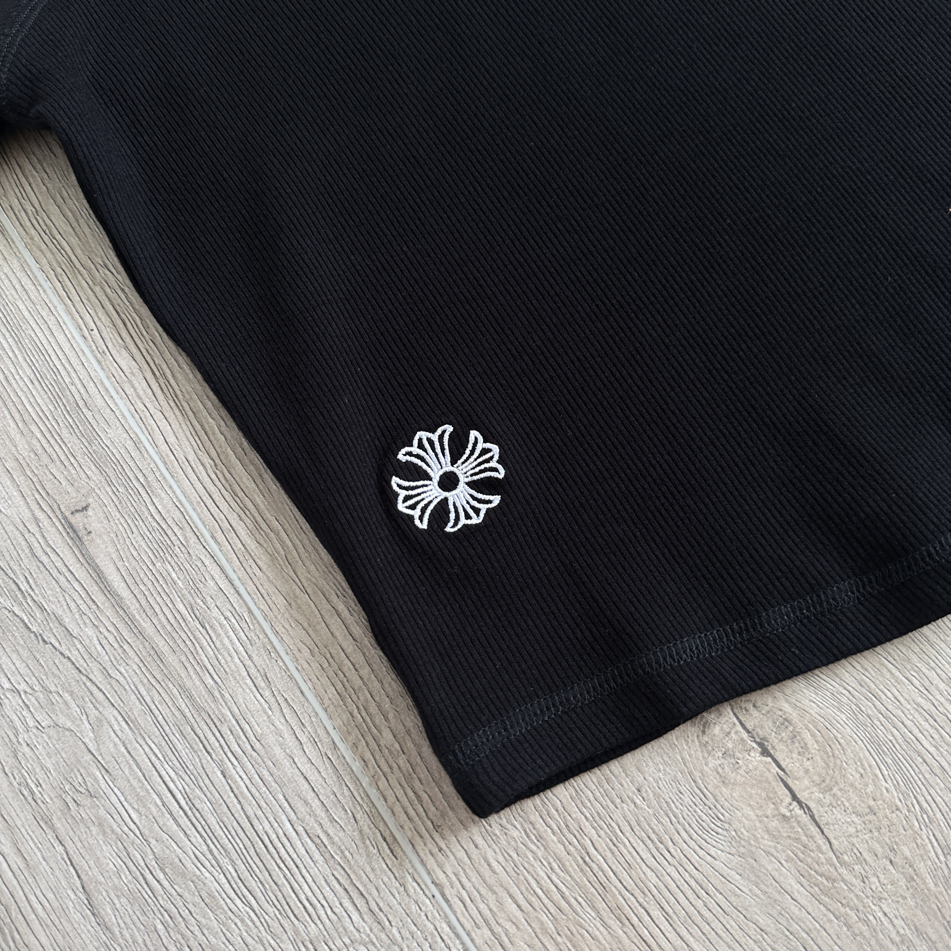 Chrome Hearts CH 克罗心 小高领哥特字体刺绣短款T恤 短袖 女款 灰色 红色 黑色