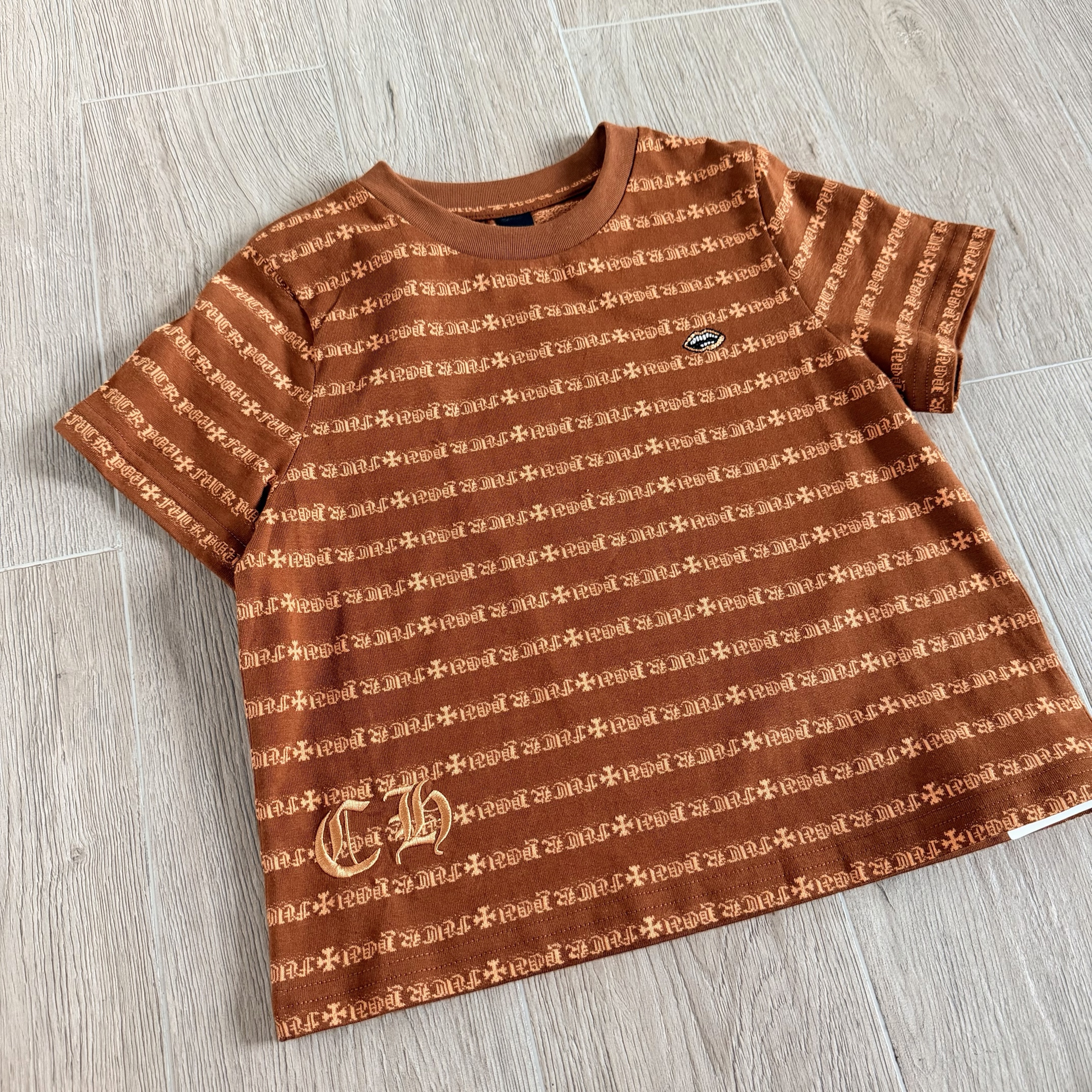 Chrome Hearts CH 克罗心 色织满印刺绣蔓藤圆领短袖 T恤 短款 女款 棕色