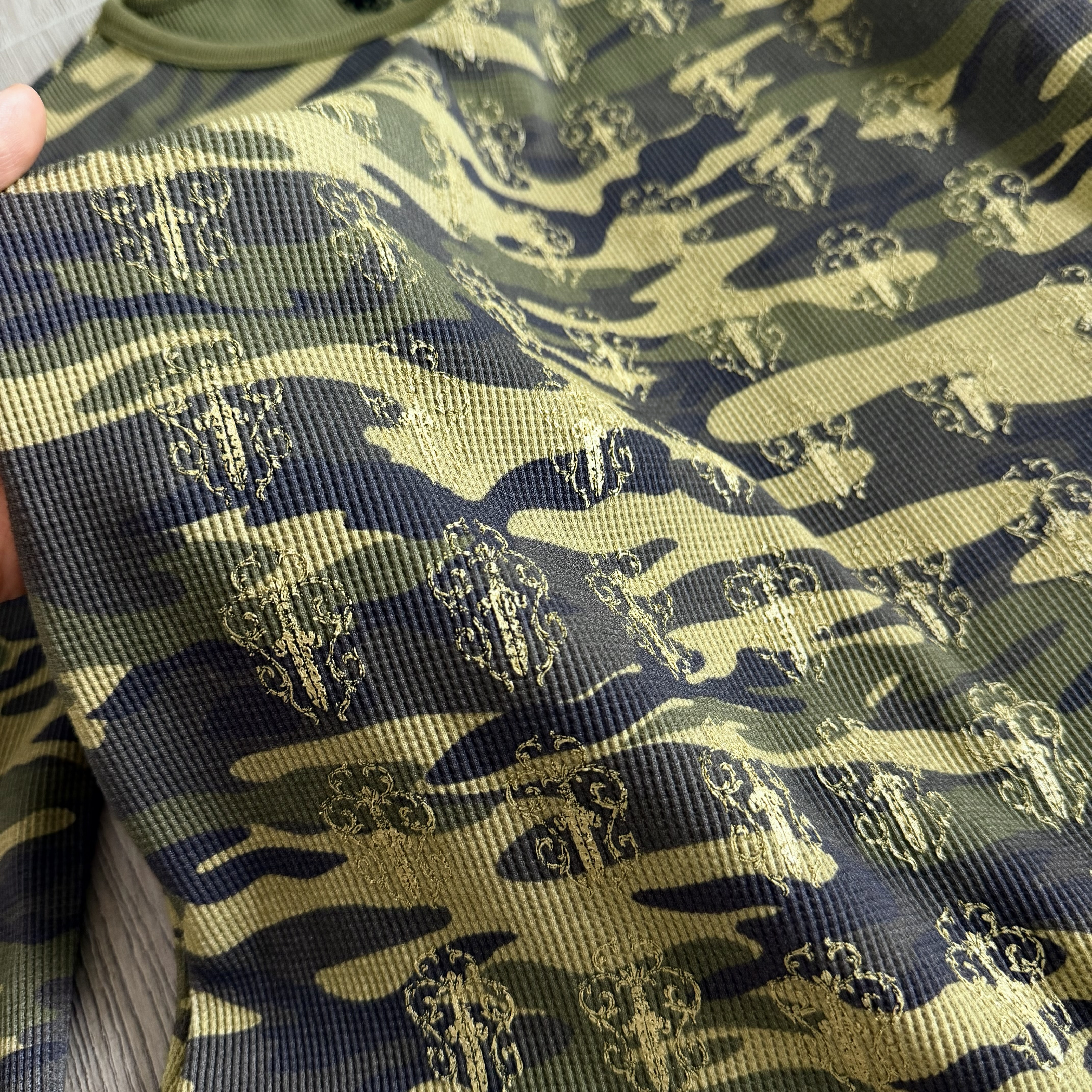 Chrome Hearts CH 克罗心 保暖系列 华夫格胸前满福十字架后背马蹄印花圆领修身T恤 打底衫 长袖 女款 迷彩