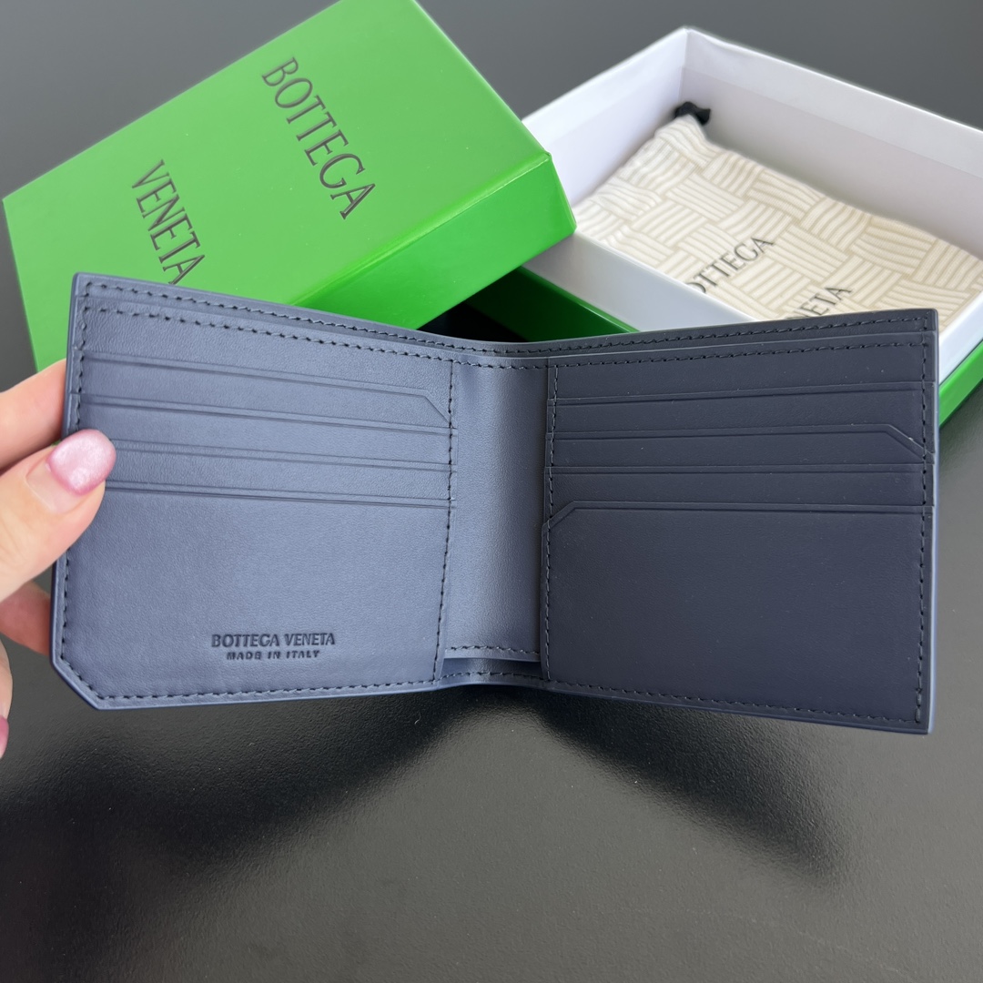 BV 葆蝶 Bottega Veneta Piccolo Bi-Fold Bi-fold wallet – Cowhide leather 钱包短夹蓝色白点-B0-796966