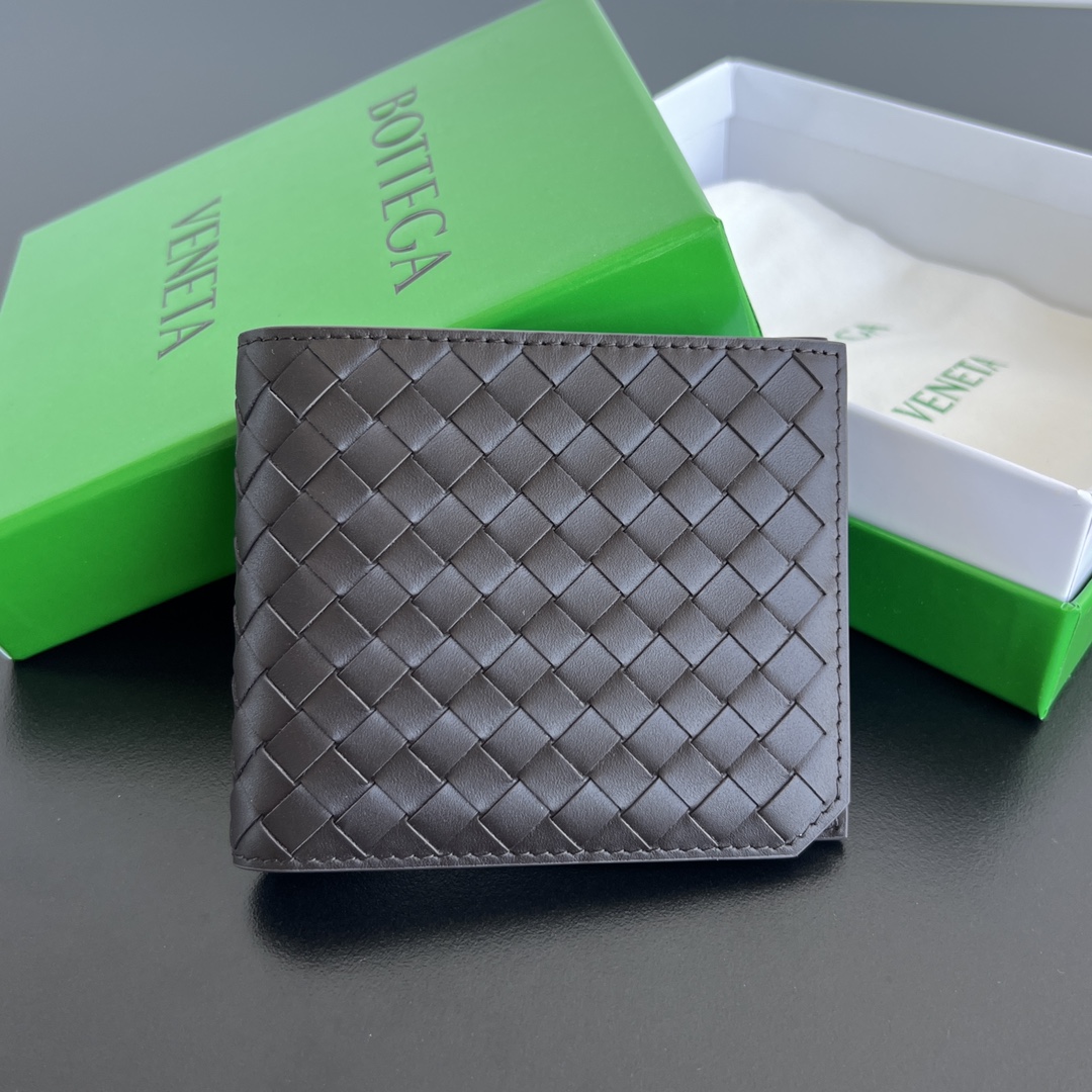 BV 葆蝶 Bottega Veneta Piccolo Bi-Fold Bi-fold wallet – Cowhide leather 钱包短夹棕色-B0-796966