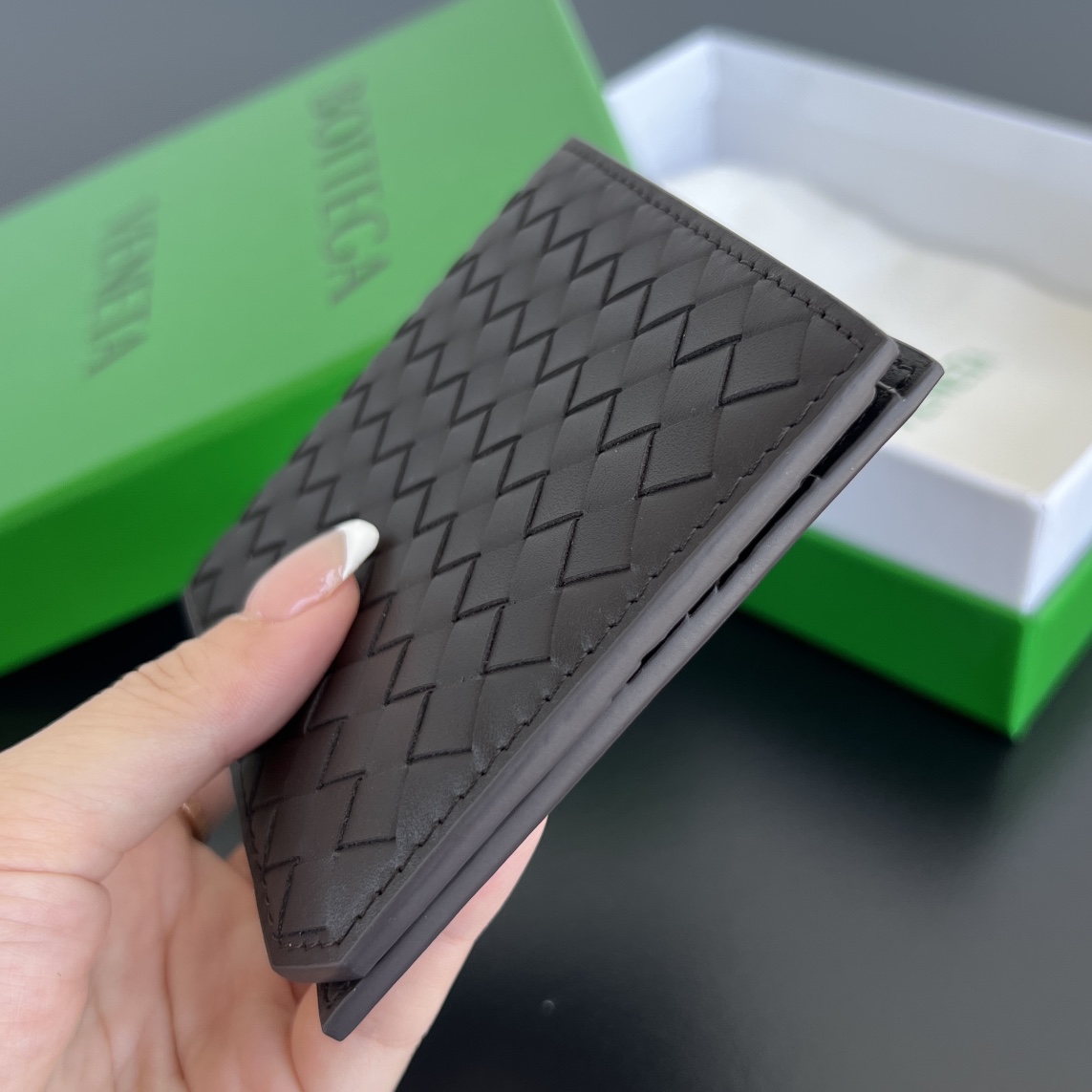 BV 葆蝶 Bottega Veneta Piccolo Bi-Fold Bi-fold wallet – Cowhide leather 钱包短夹棕色-B0-796966
