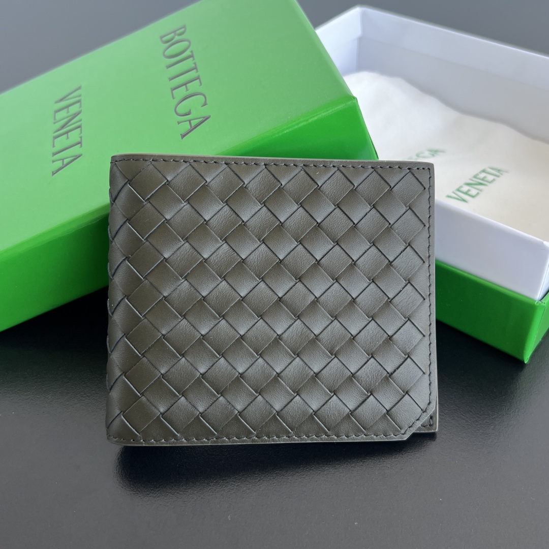 BV 葆蝶 Bottega Veneta Piccolo Bi-Fold Bi-fold wallet – Cowhide leather 钱包短夹橄榄绿-B0-796966