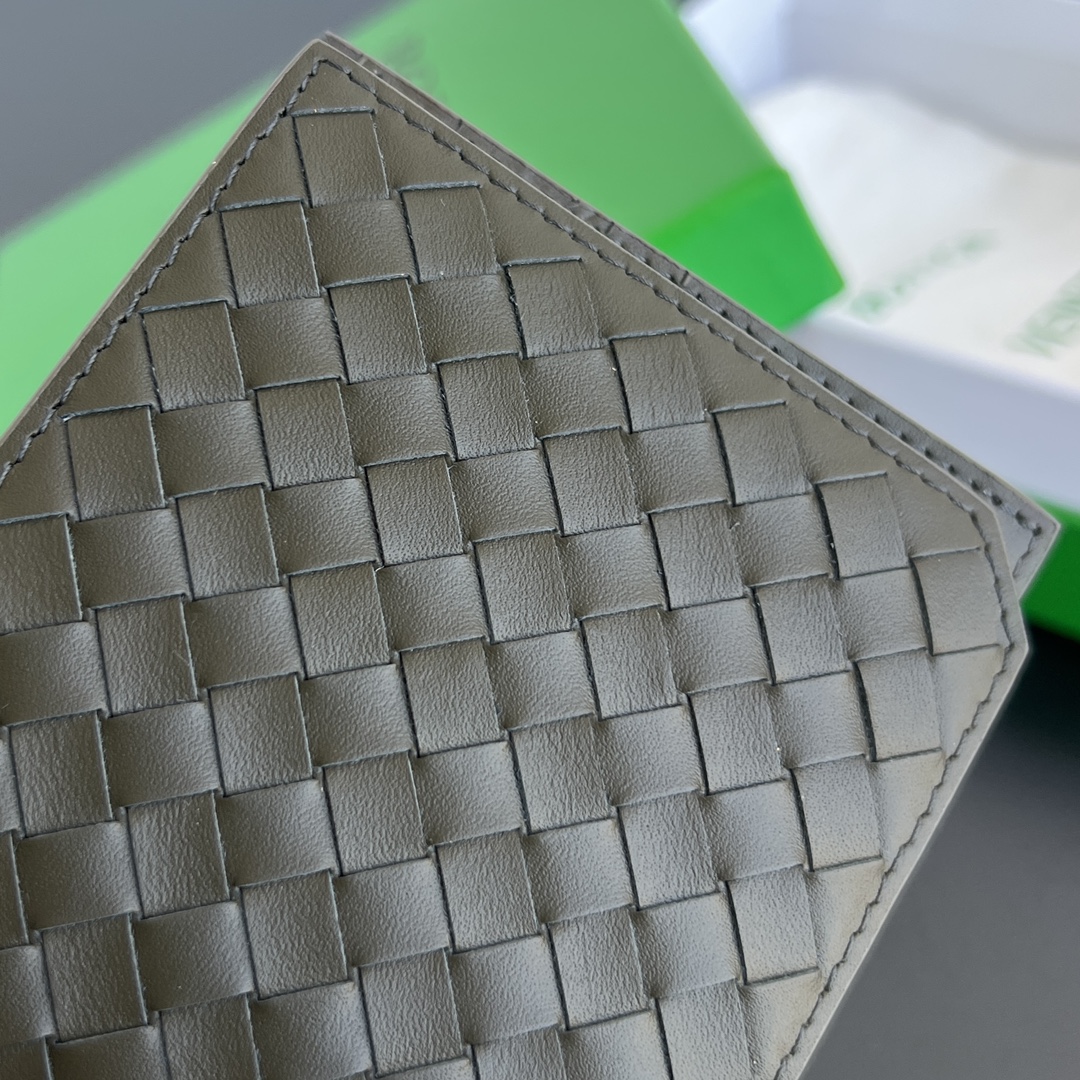 BV 葆蝶 Bottega Veneta Piccolo Bi-Fold Bi-fold wallet – Cowhide leather 钱包短夹橄榄绿-B0-796966