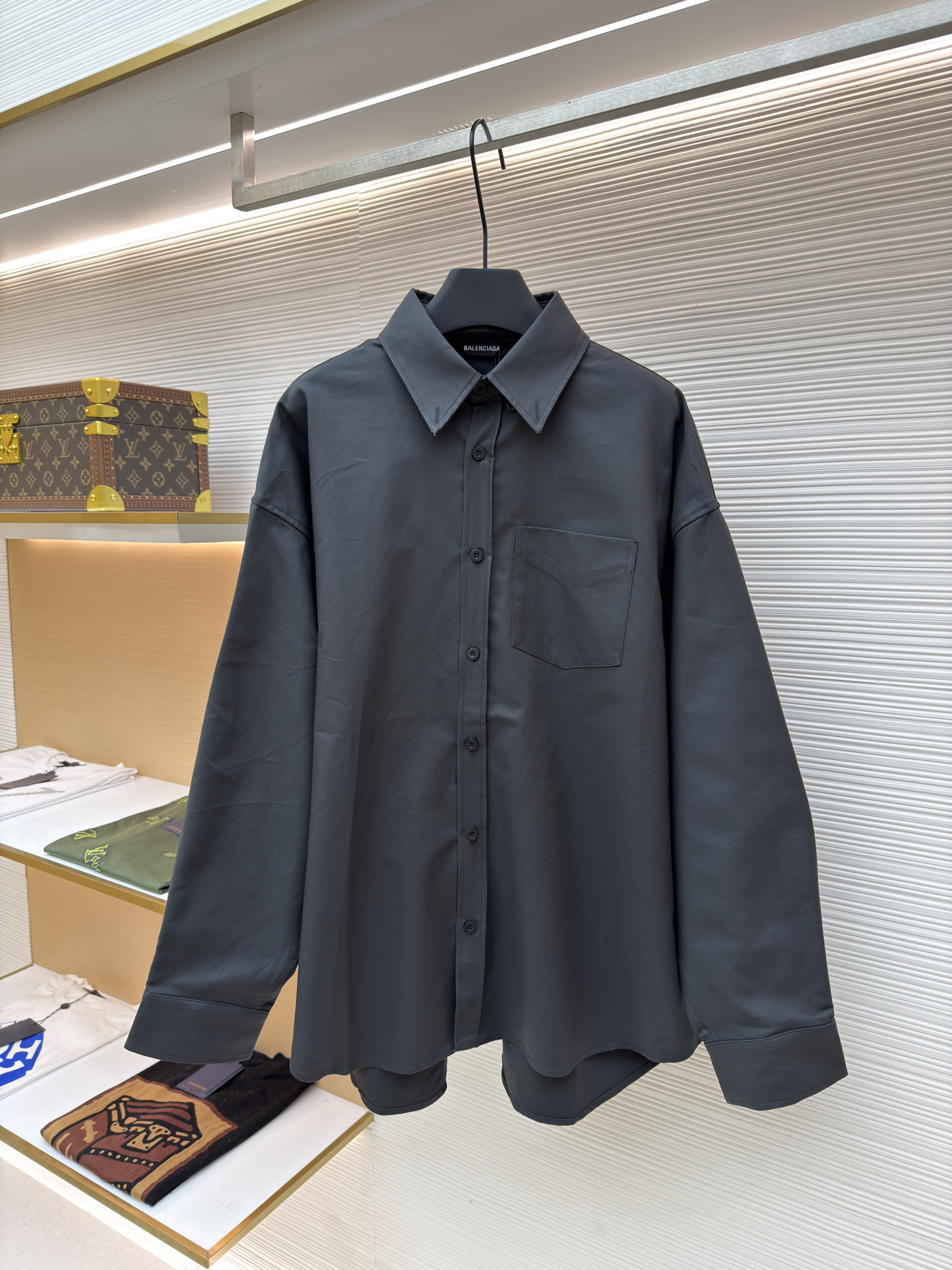 Balenciaga 巴黎世家 后背字母logo印花衬衫 长袖 外套 黑色 白色 B0