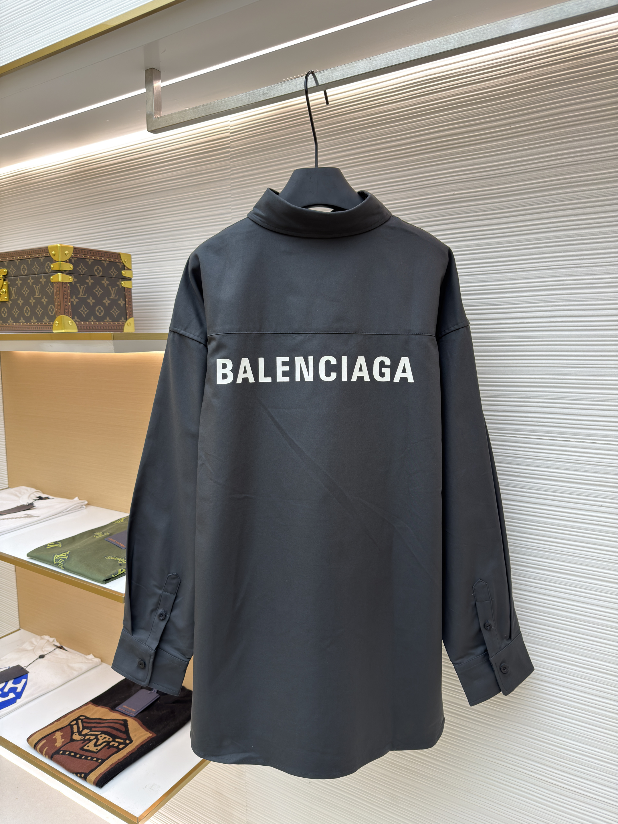 Balenciaga 巴黎世家 后背字母logo印花衬衫 长袖 外套 黑色 白色 B0