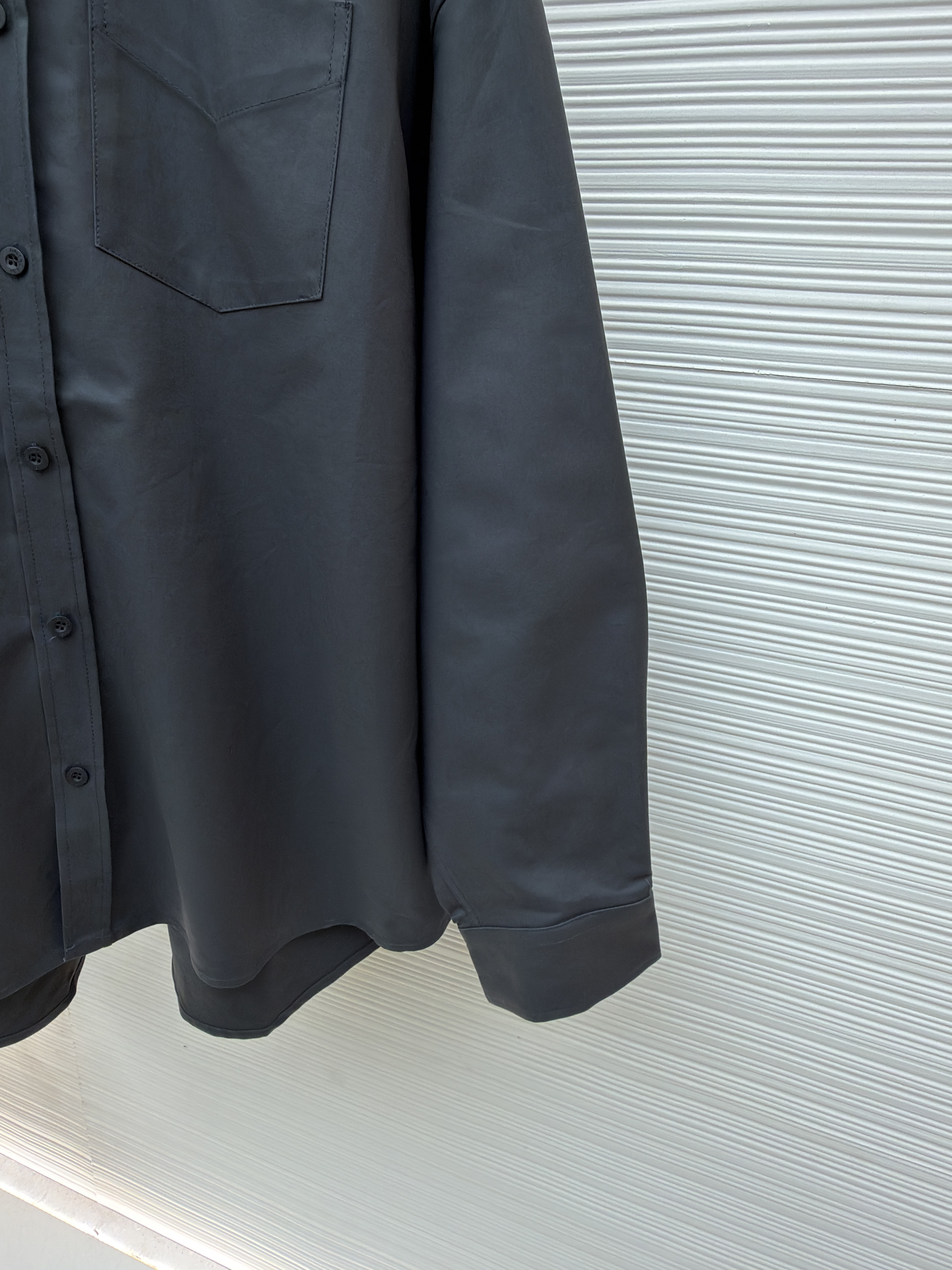 Balenciaga 巴黎世家 后背字母logo印花衬衫 长袖 外套 黑色 白色 B0