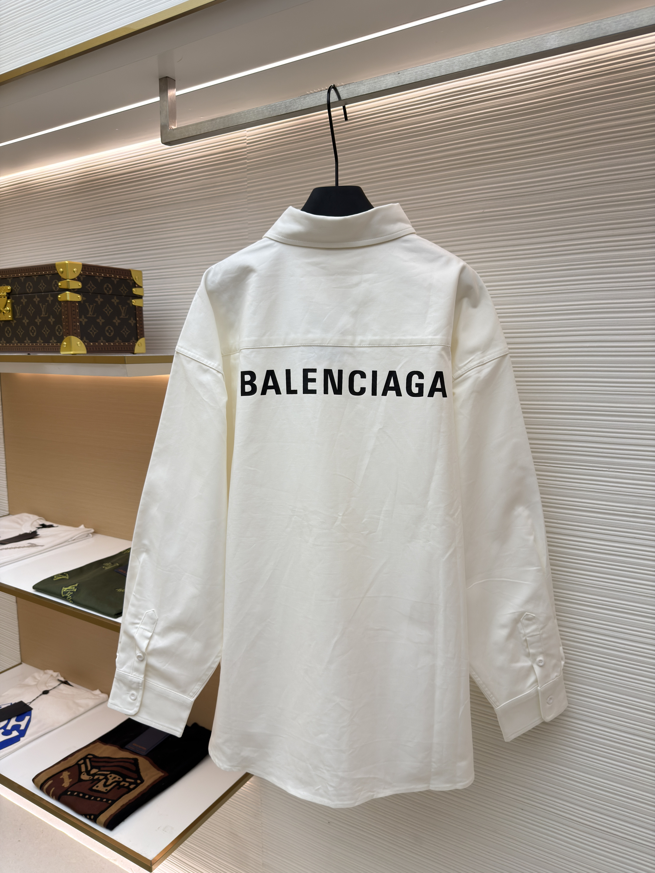 Balenciaga 巴黎世家 后背字母logo印花衬衫 长袖 外套 黑色 白色 B0