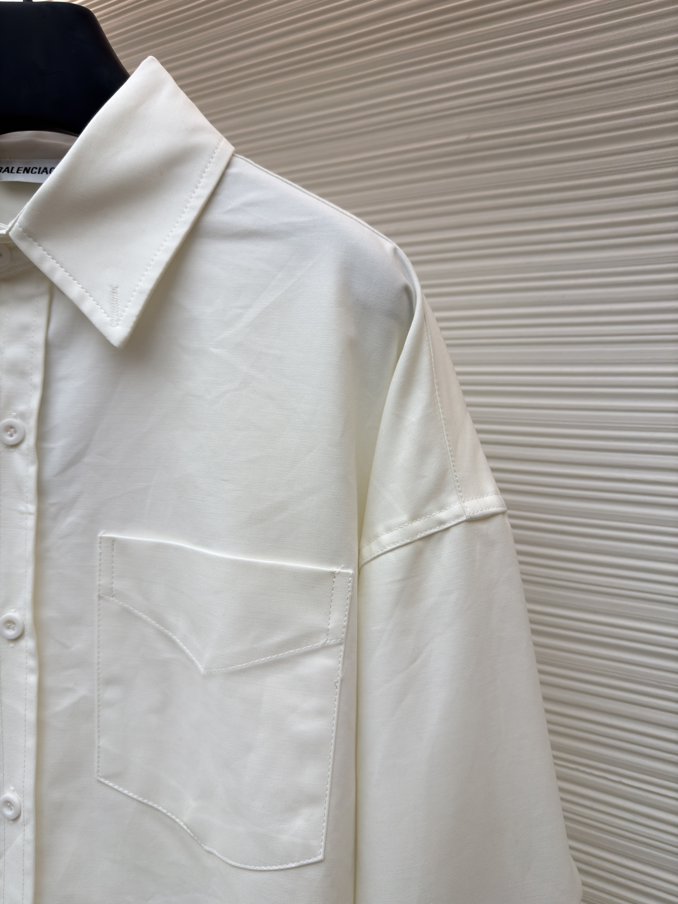 Balenciaga 巴黎世家 后背字母logo印花衬衫 长袖 外套 黑色 白色 B0