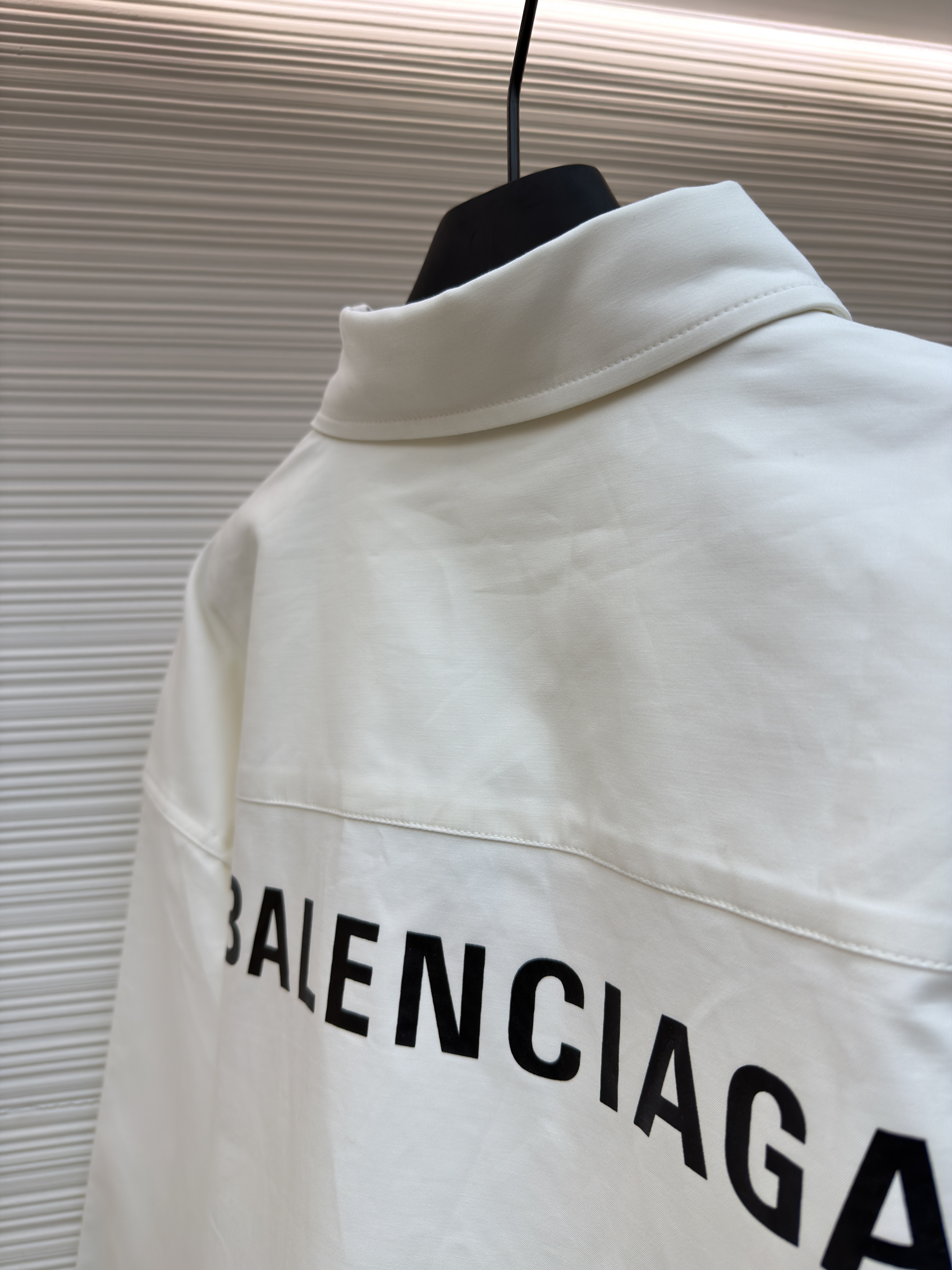 Balenciaga 巴黎世家 后背字母logo印花衬衫 长袖 外套 黑色 白色 B0