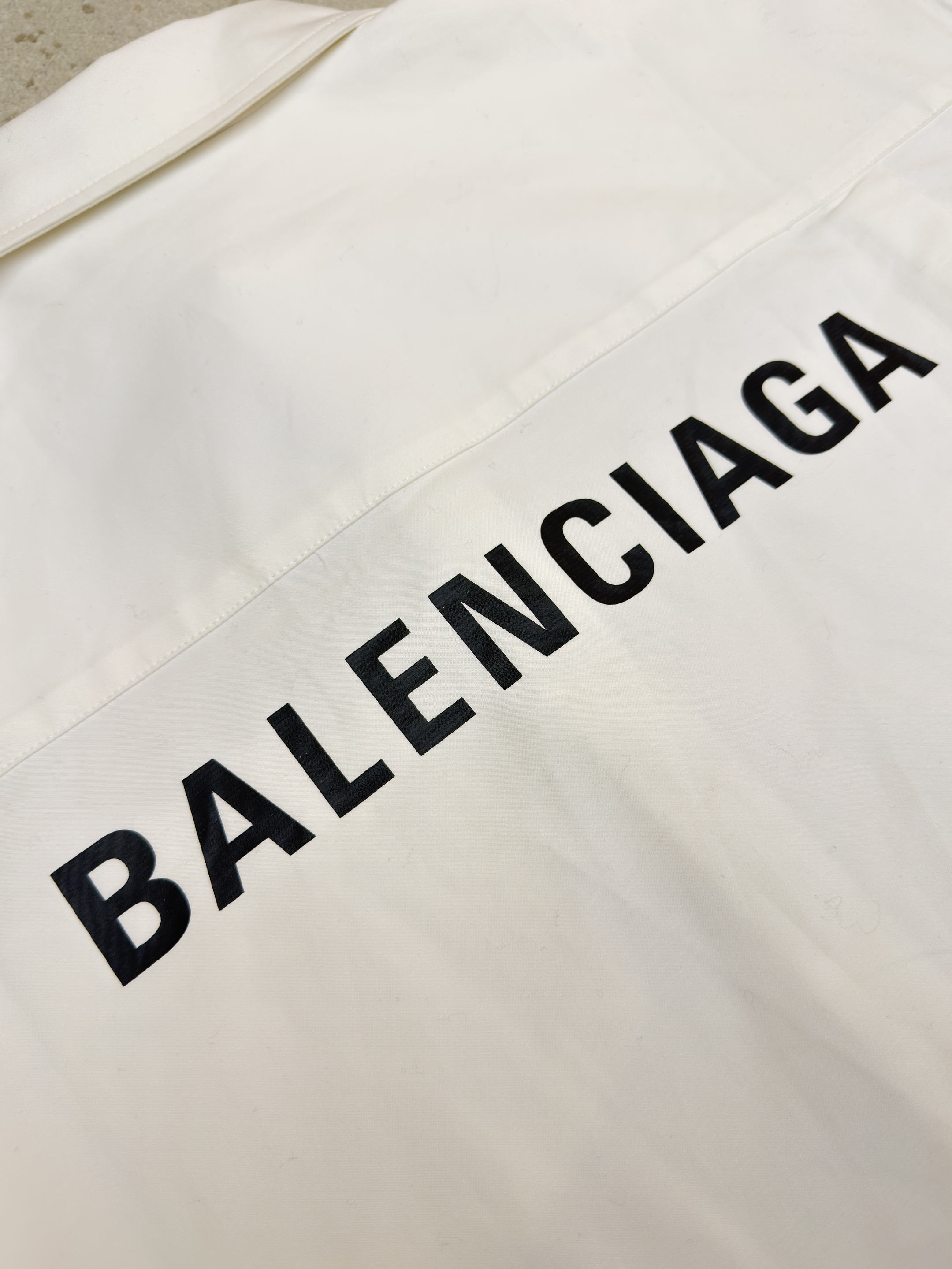 Balenciaga 巴黎世家 后背字母logo印花衬衫 长袖 外套 黑色 白色 B0