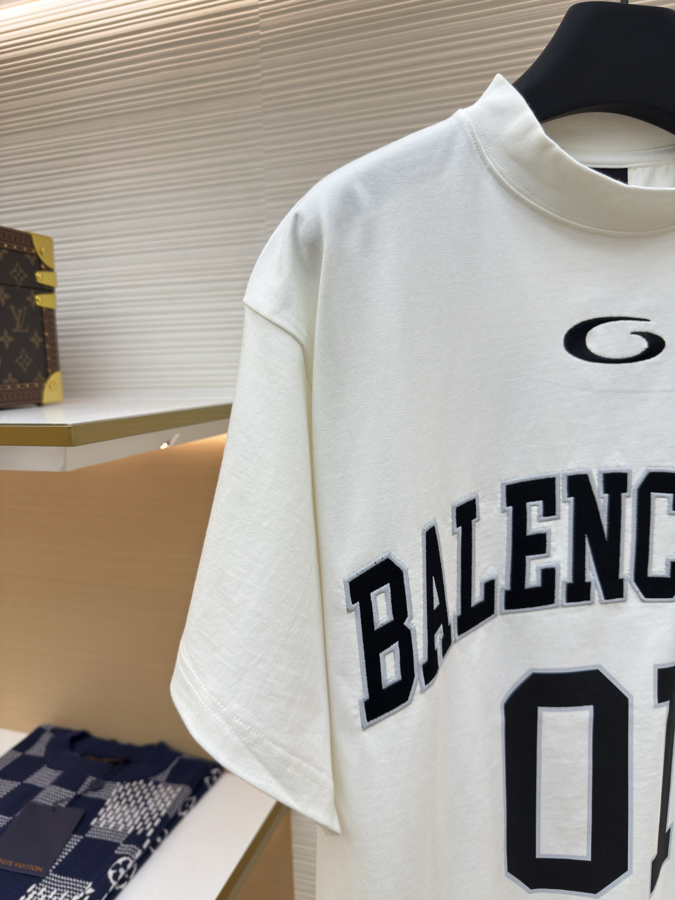 Balenciaga 巴黎世家 刺绣1号球衣圆领短袖 T恤 夏季 黑色 白色 A0 