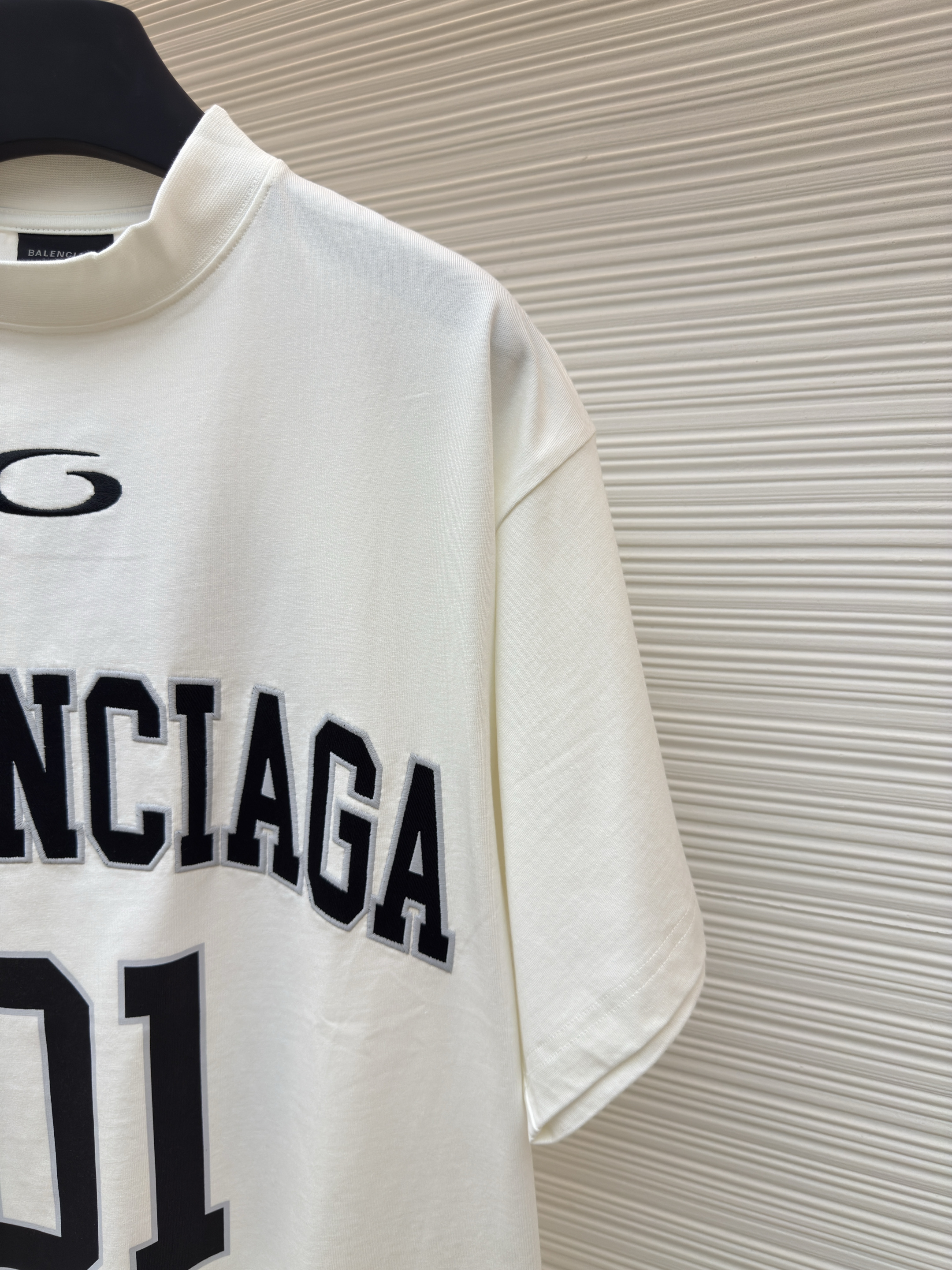Balenciaga 巴黎世家 刺绣1号球衣圆领短袖 T恤 夏季 黑色 白色 A0 