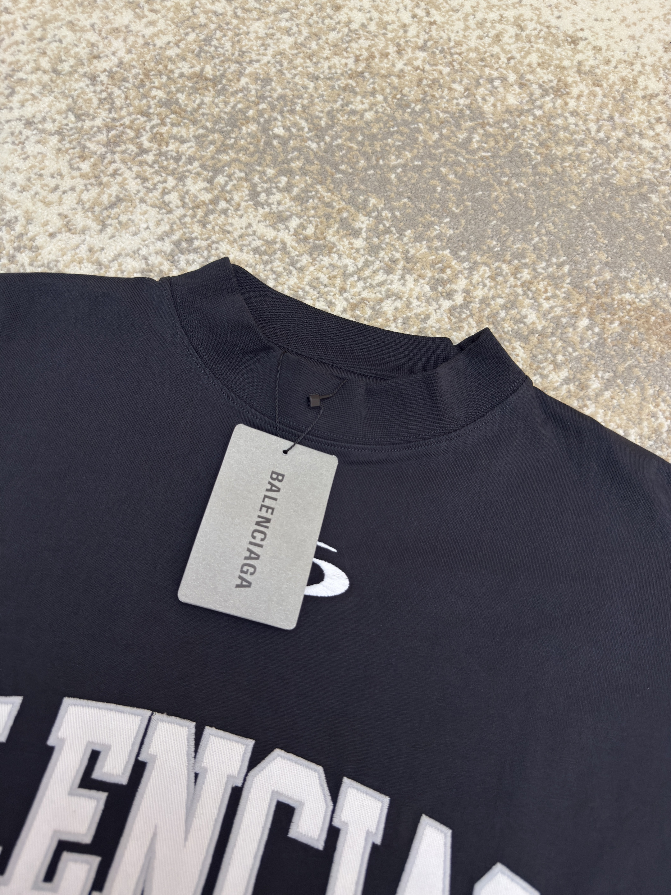 Balenciaga 巴黎世家 刺绣1号球衣圆领短袖 T恤 夏季 黑色 白色 A0 