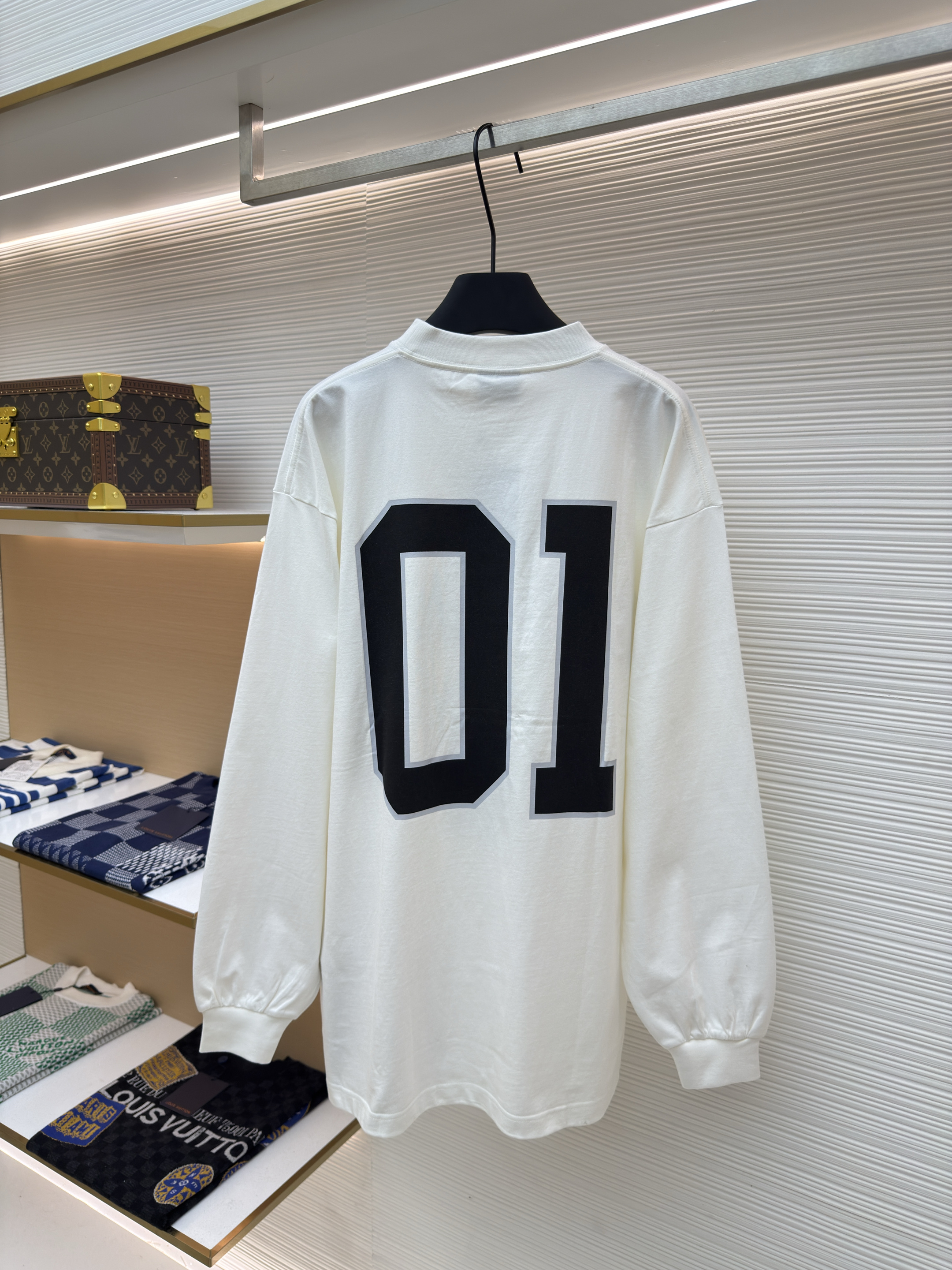 Balenciaga 巴黎世家 刺绣1号球服圆领T恤 运动衫 长袖 黑色 白色 A7