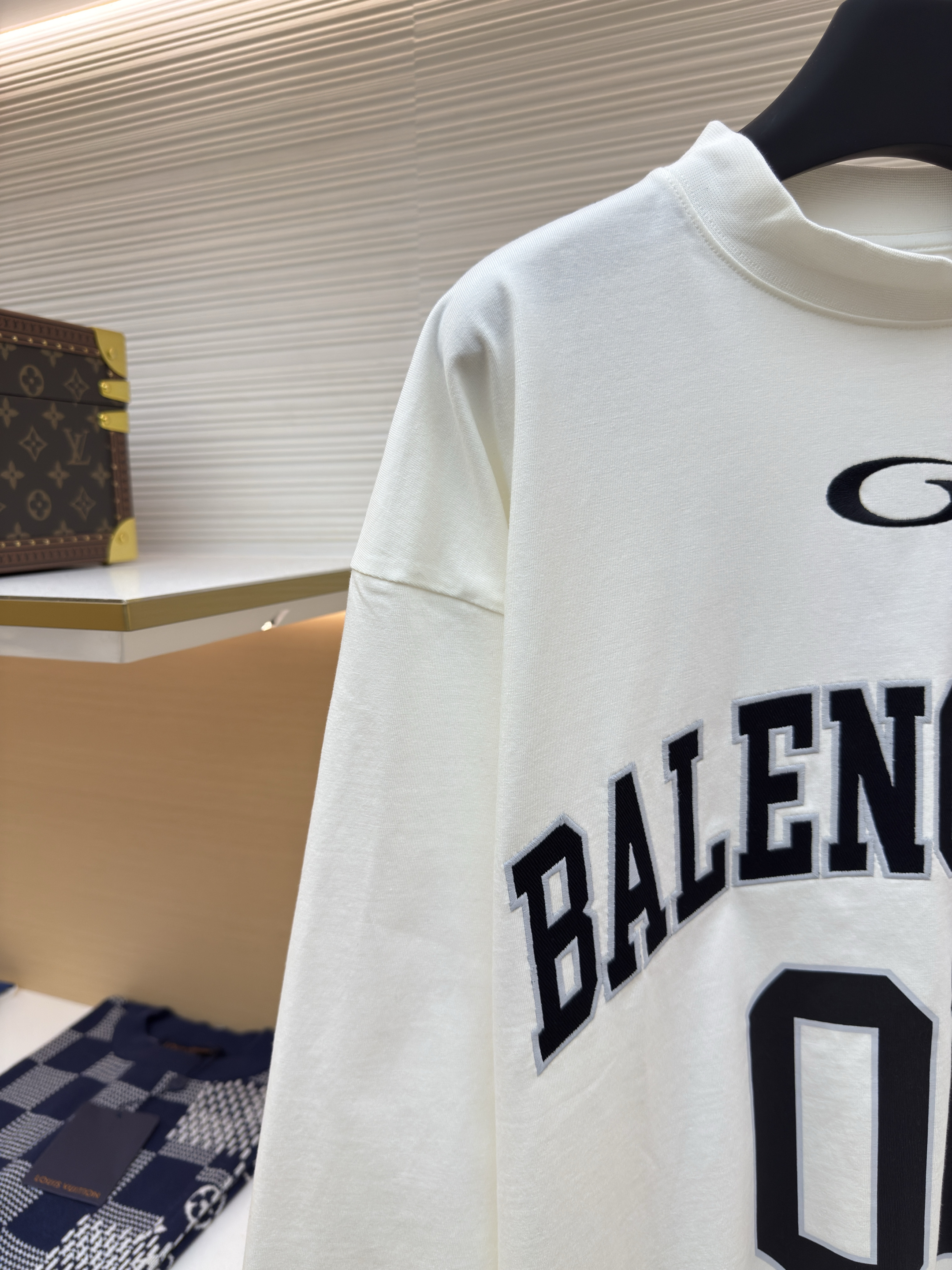 Balenciaga 巴黎世家 刺绣1号球服圆领T恤 运动衫 长袖 黑色 白色 A7