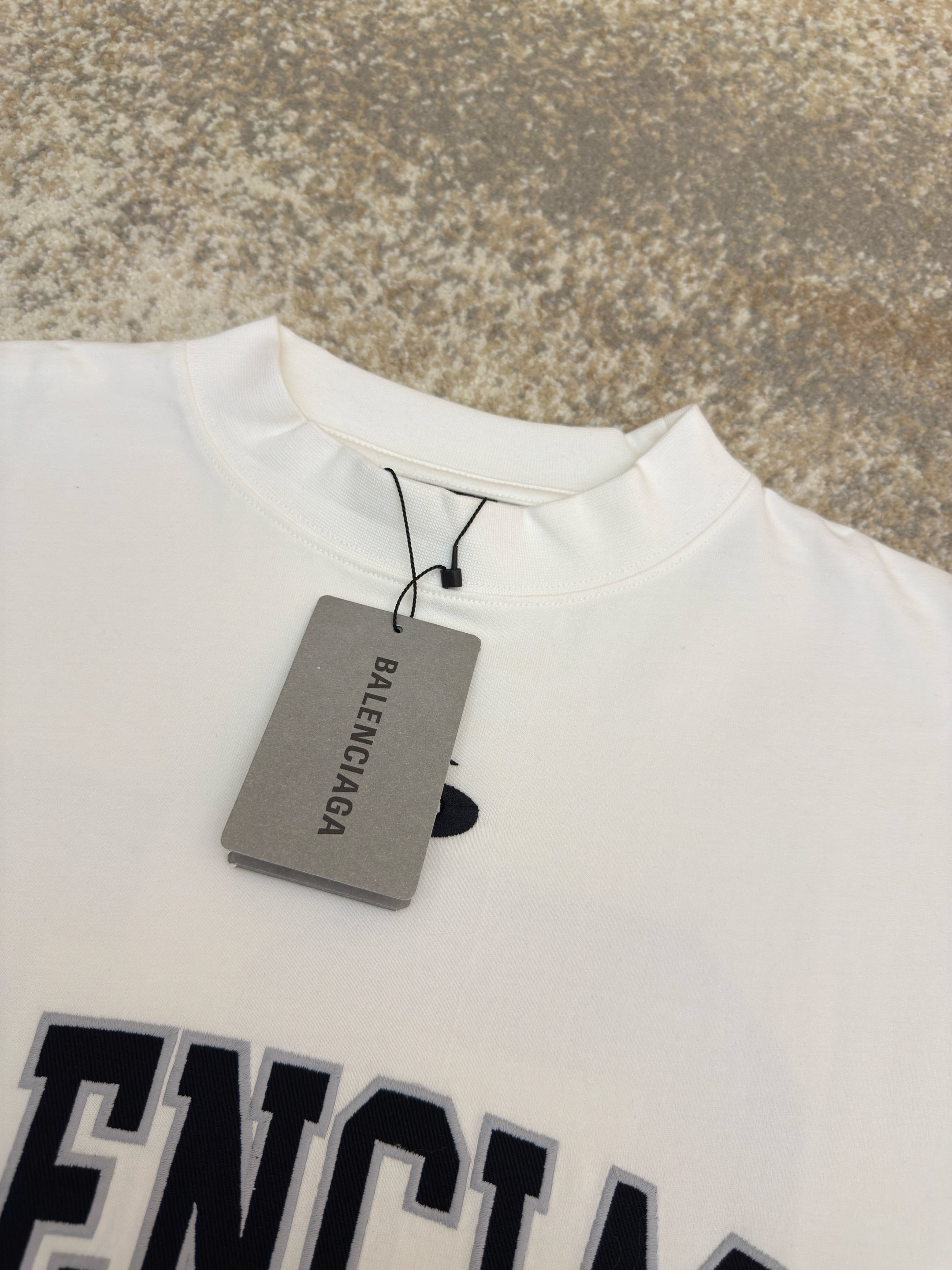 Balenciaga 巴黎世家 刺绣1号球服圆领T恤 运动衫 长袖 黑色 白色 A7