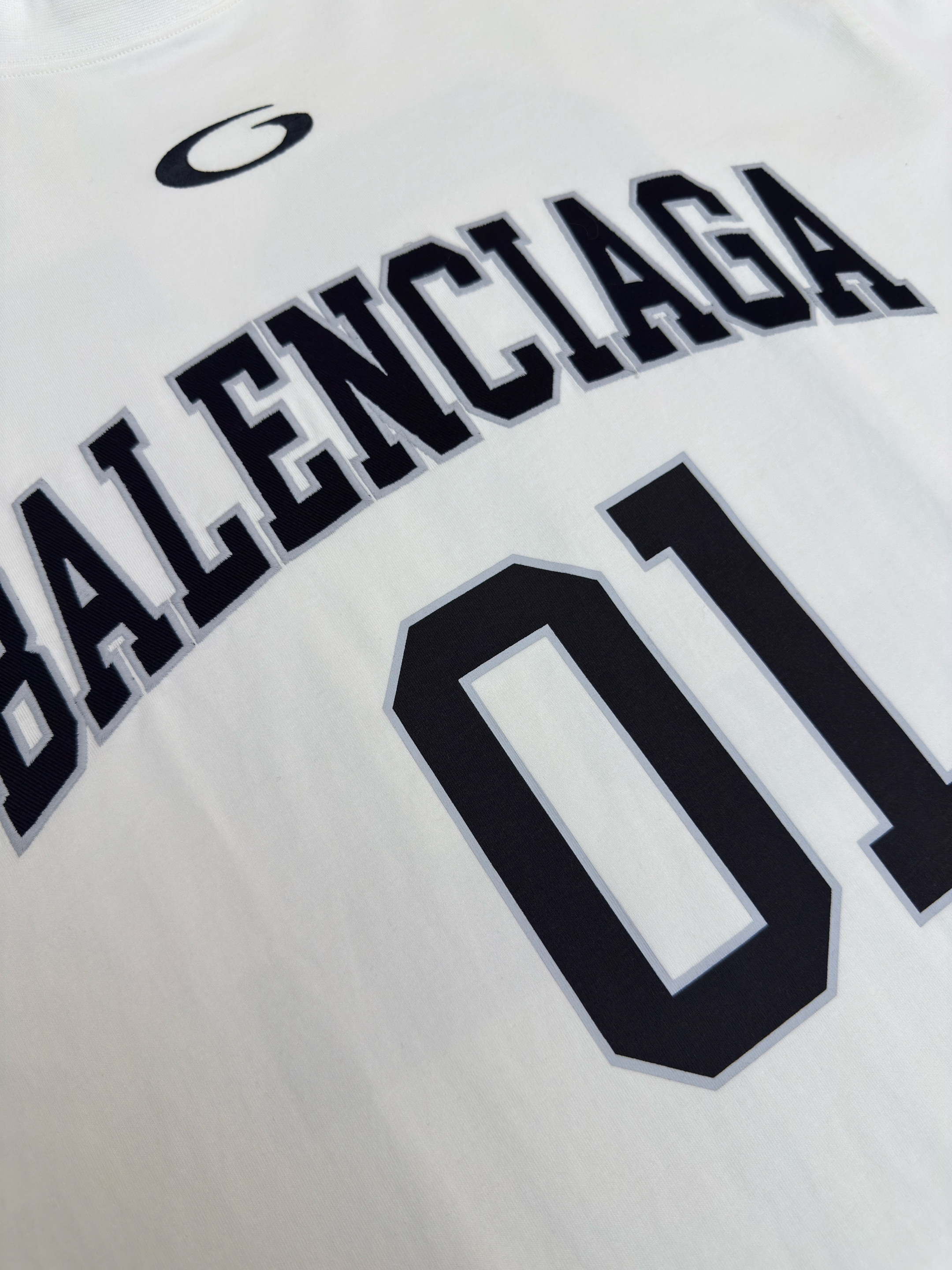 Balenciaga 巴黎世家 刺绣1号球服圆领T恤 运动衫 长袖 黑色 白色 A7