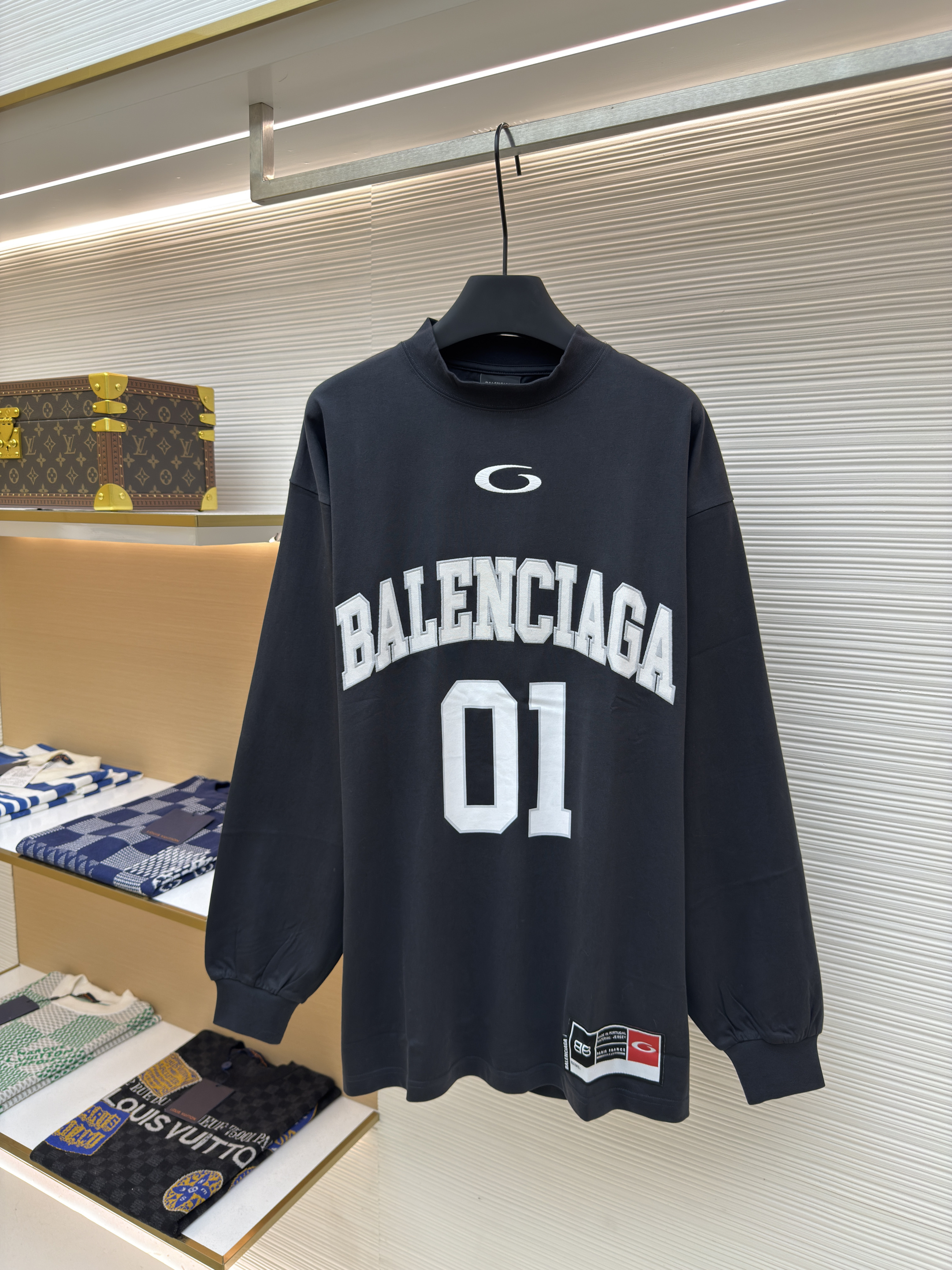 Balenciaga 巴黎世家 刺绣1号球服圆领T恤 运动衫 长袖 黑色 白色 A7