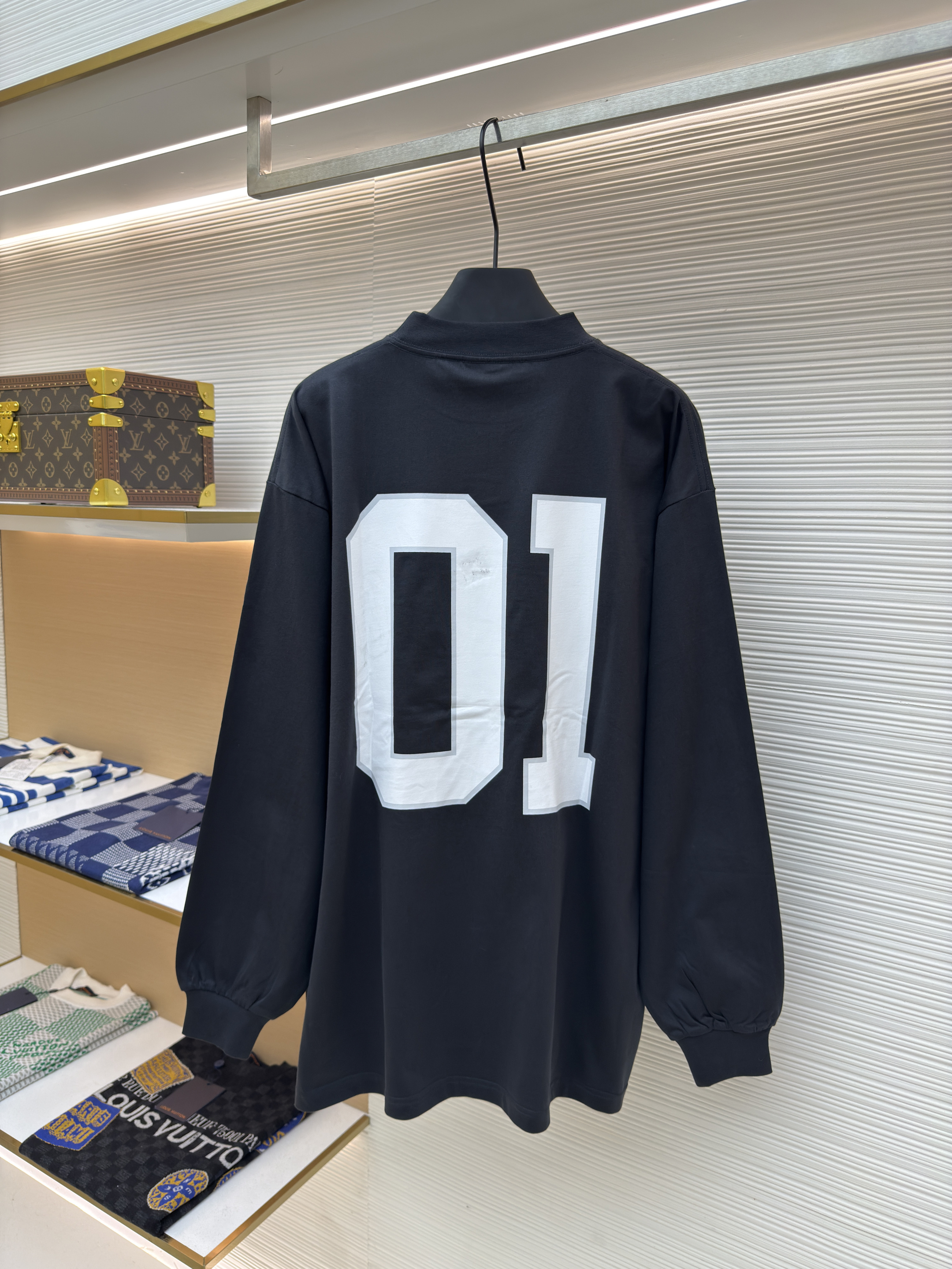 Balenciaga 巴黎世家 刺绣1号球服圆领T恤 运动衫 长袖 黑色 白色 A7