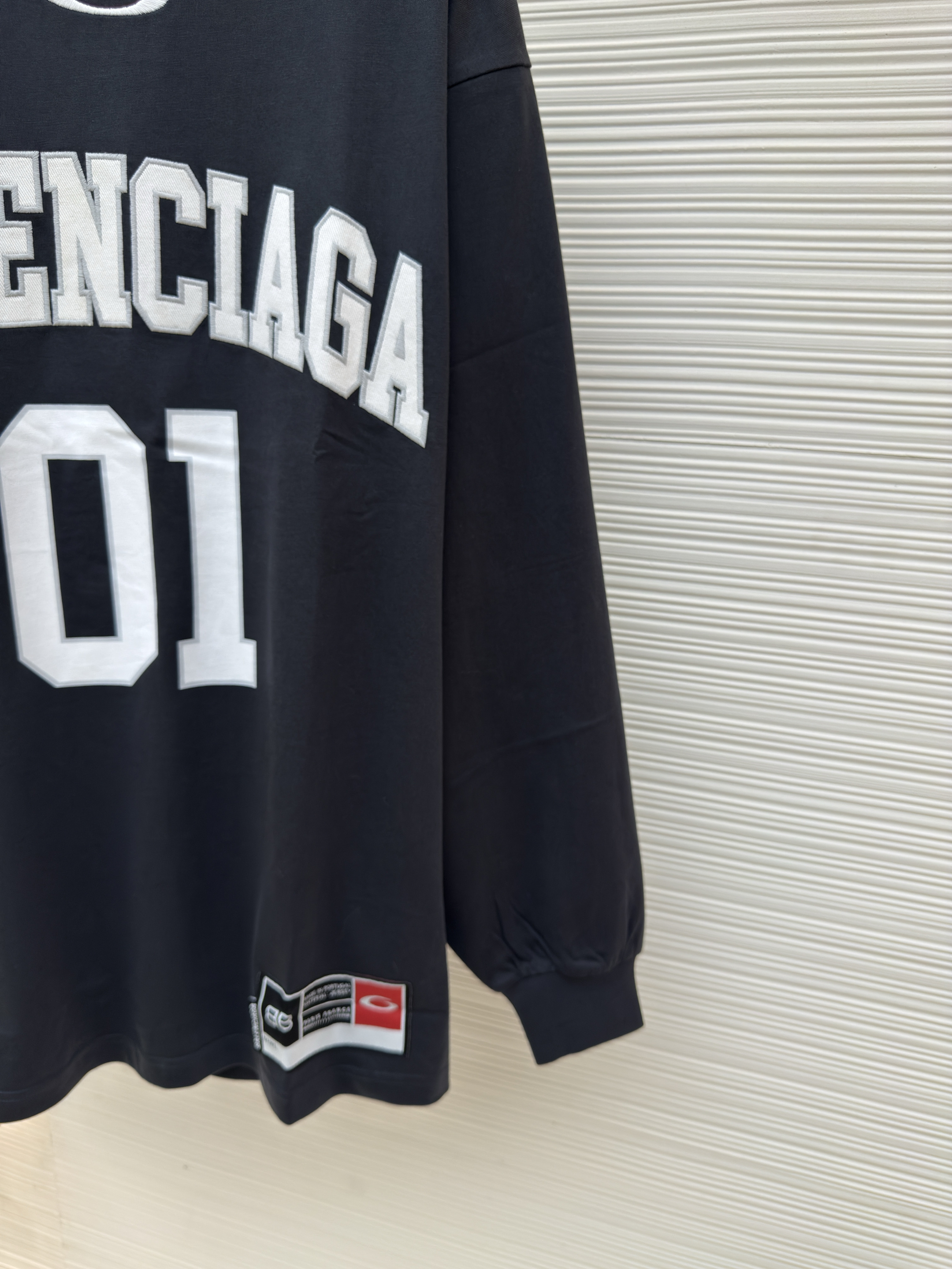 Balenciaga 巴黎世家 刺绣1号球服圆领T恤 运动衫 长袖 黑色 白色 A7