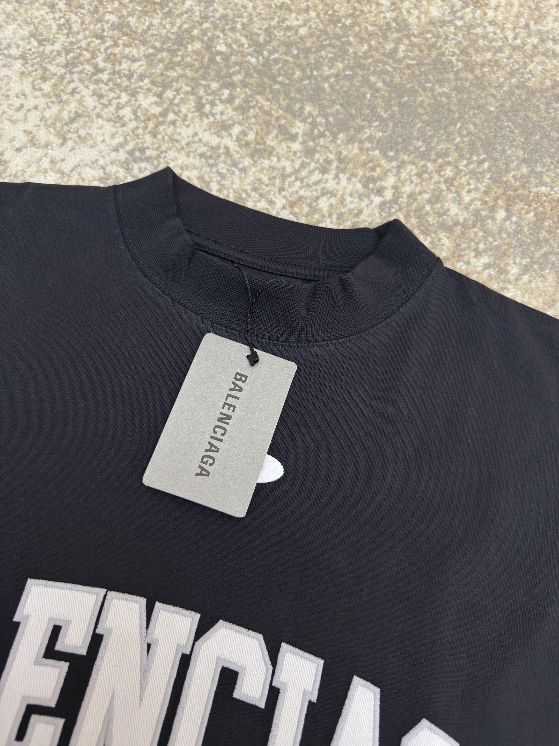 Balenciaga 巴黎世家 刺绣1号球服圆领T恤 运动衫 长袖 黑色 白色 A7