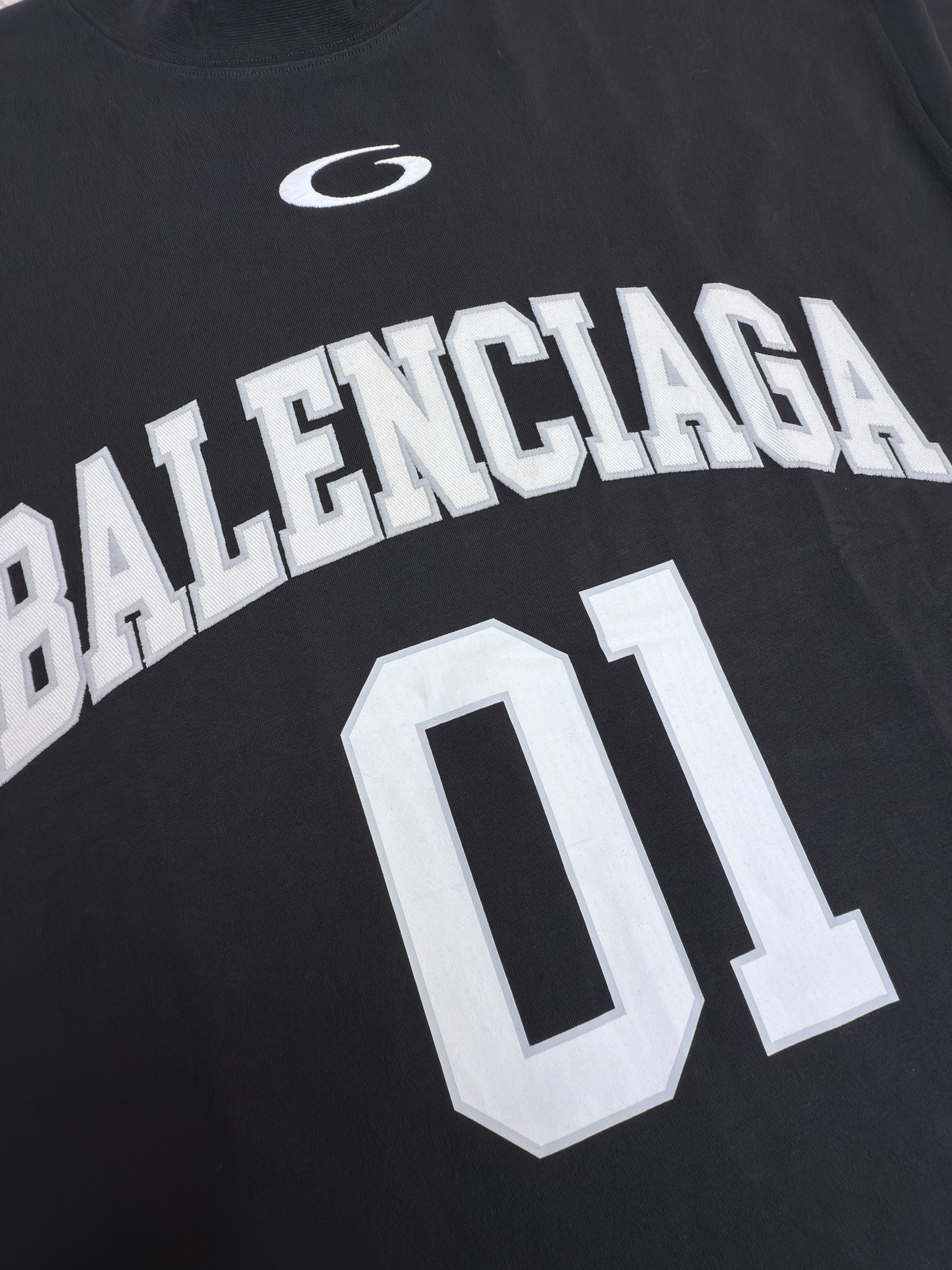 Balenciaga 巴黎世家 刺绣1号球服圆领T恤 运动衫 长袖 黑色 白色 A7