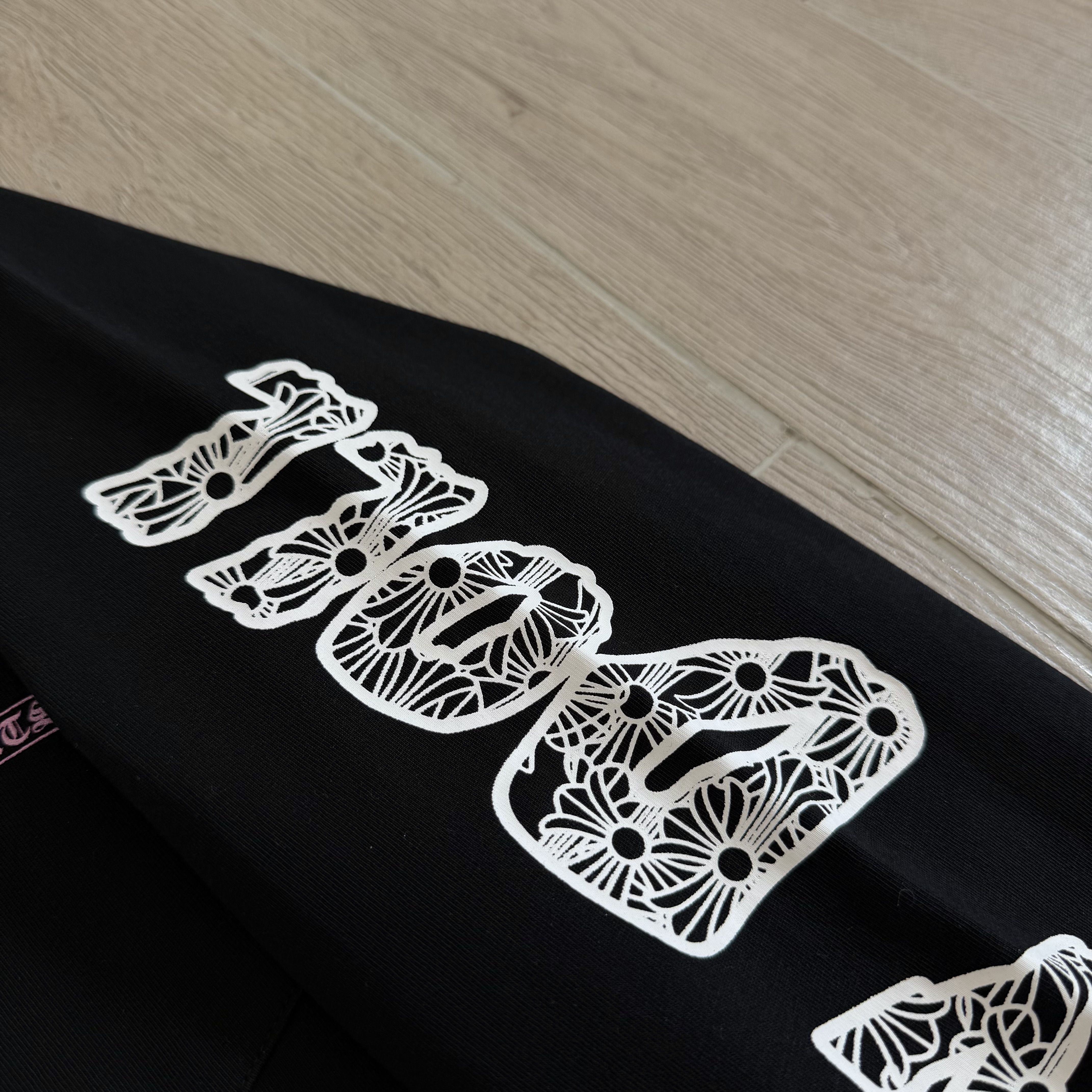 Chrome Hearts Deadly Doll 克罗心联名舞女圆领T恤 卫衣 长袖 花臂 黑色 