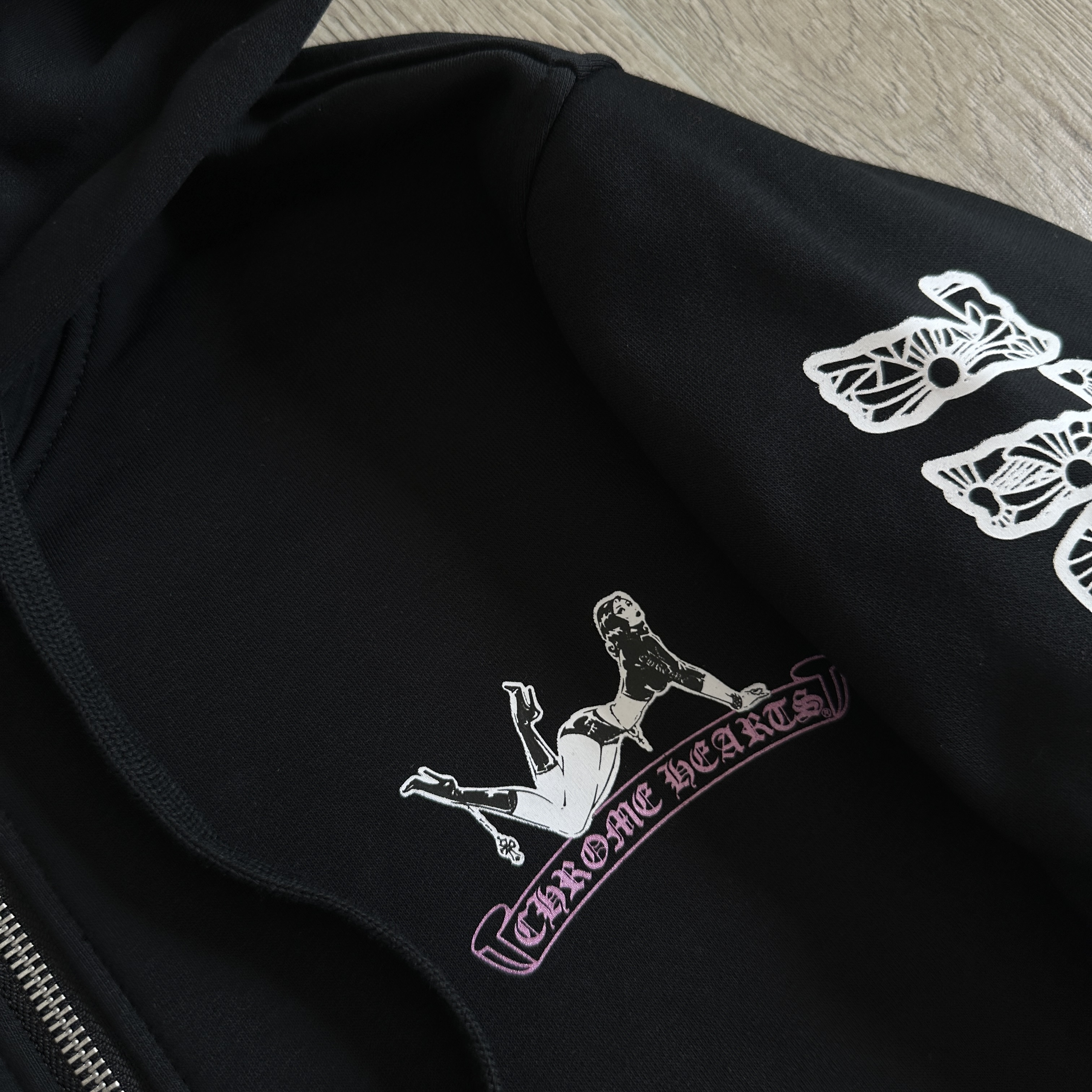 Chrome Hearts Deadly Doll 克罗心联名舞女抓绒拉链连帽卫衣 连帽衫 花臂 长袖 外套 黑色
