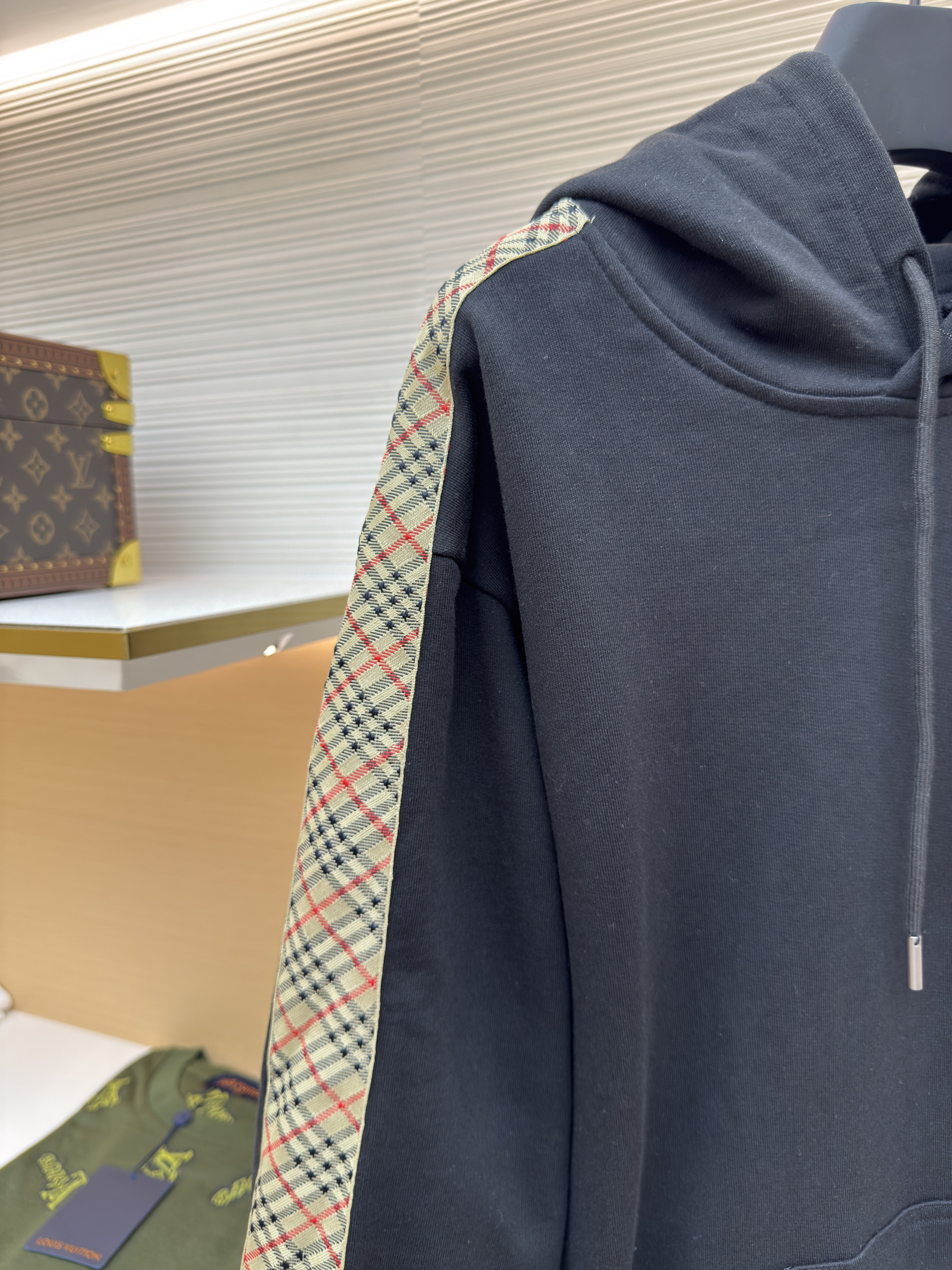 [Burberry 巴宝莉 织带饰边拉链连帽卫衣 连帽衫 外套 长袖 秋冬 灰色 黑色 B0