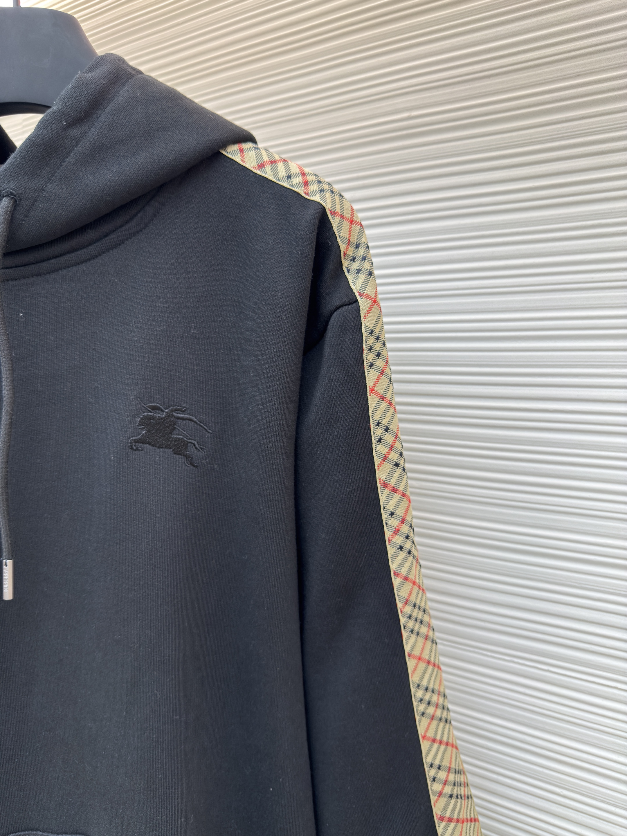 [Burberry 巴宝莉 织带饰边拉链连帽卫衣 连帽衫 外套 长袖 秋冬 灰色 黑色 B0