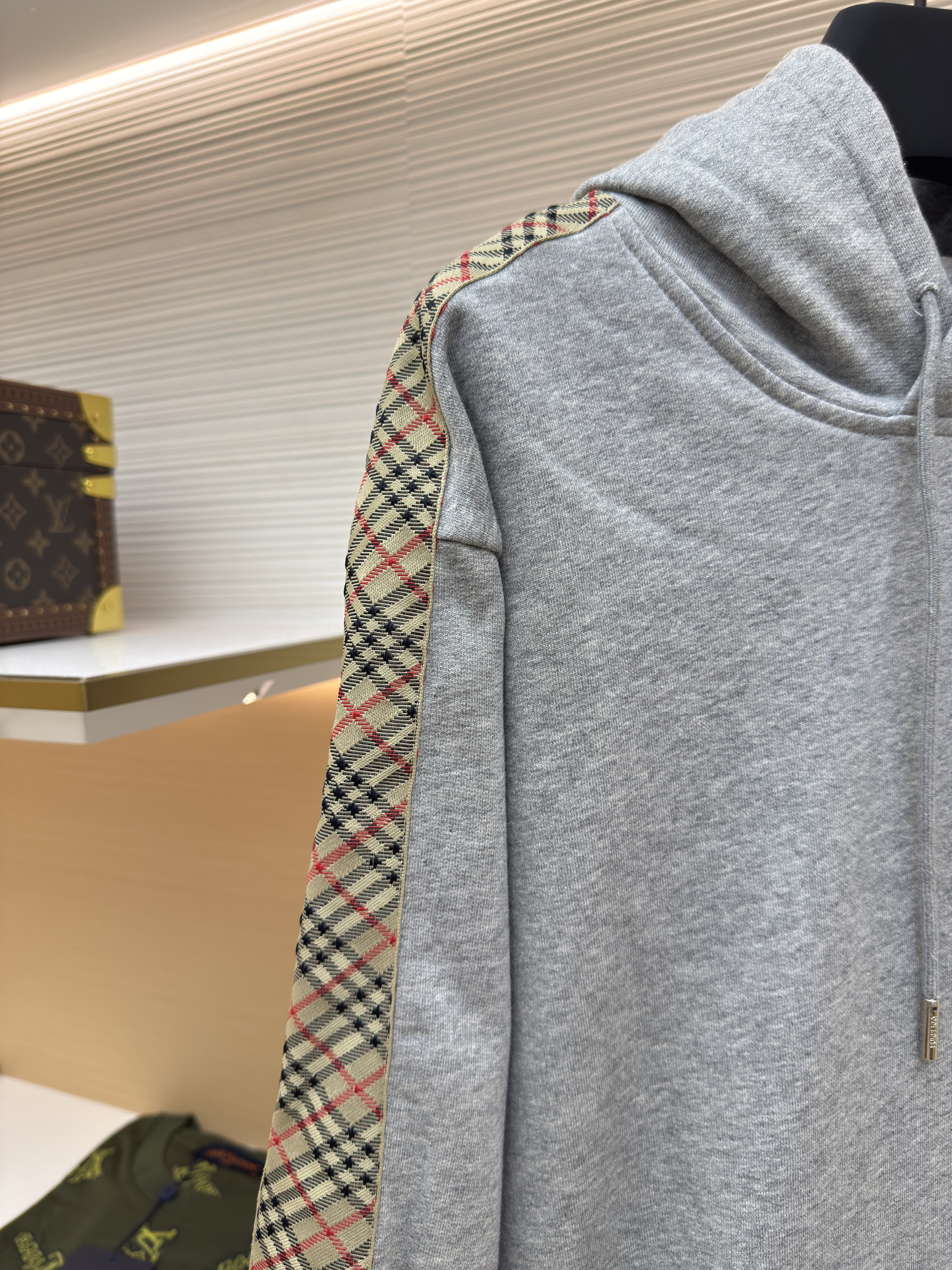 [Burberry 巴宝莉 织带饰边拉链连帽卫衣 连帽衫 外套 长袖 秋冬 灰色 黑色 B0