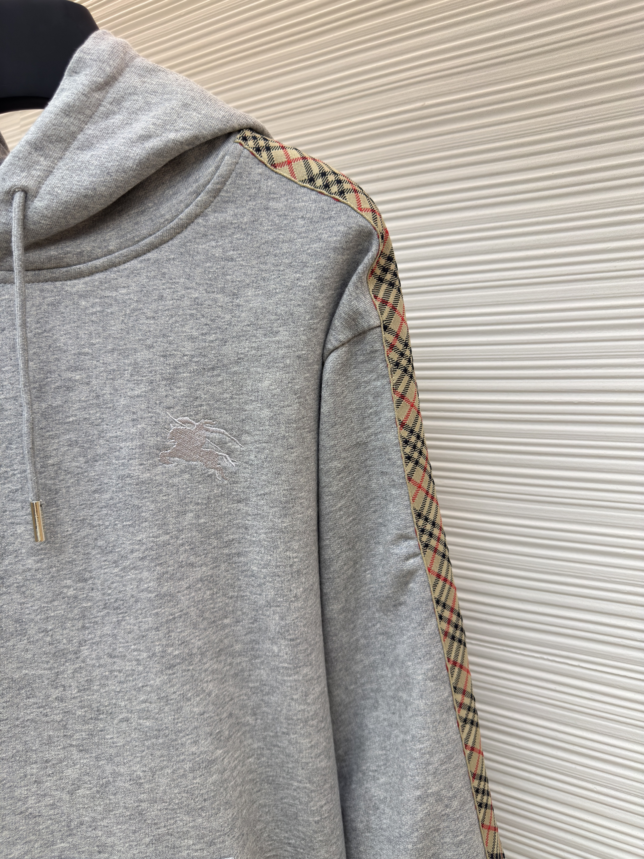 [Burberry 巴宝莉 织带饰边拉链连帽卫衣 连帽衫 外套 长袖 秋冬 灰色 黑色 B0