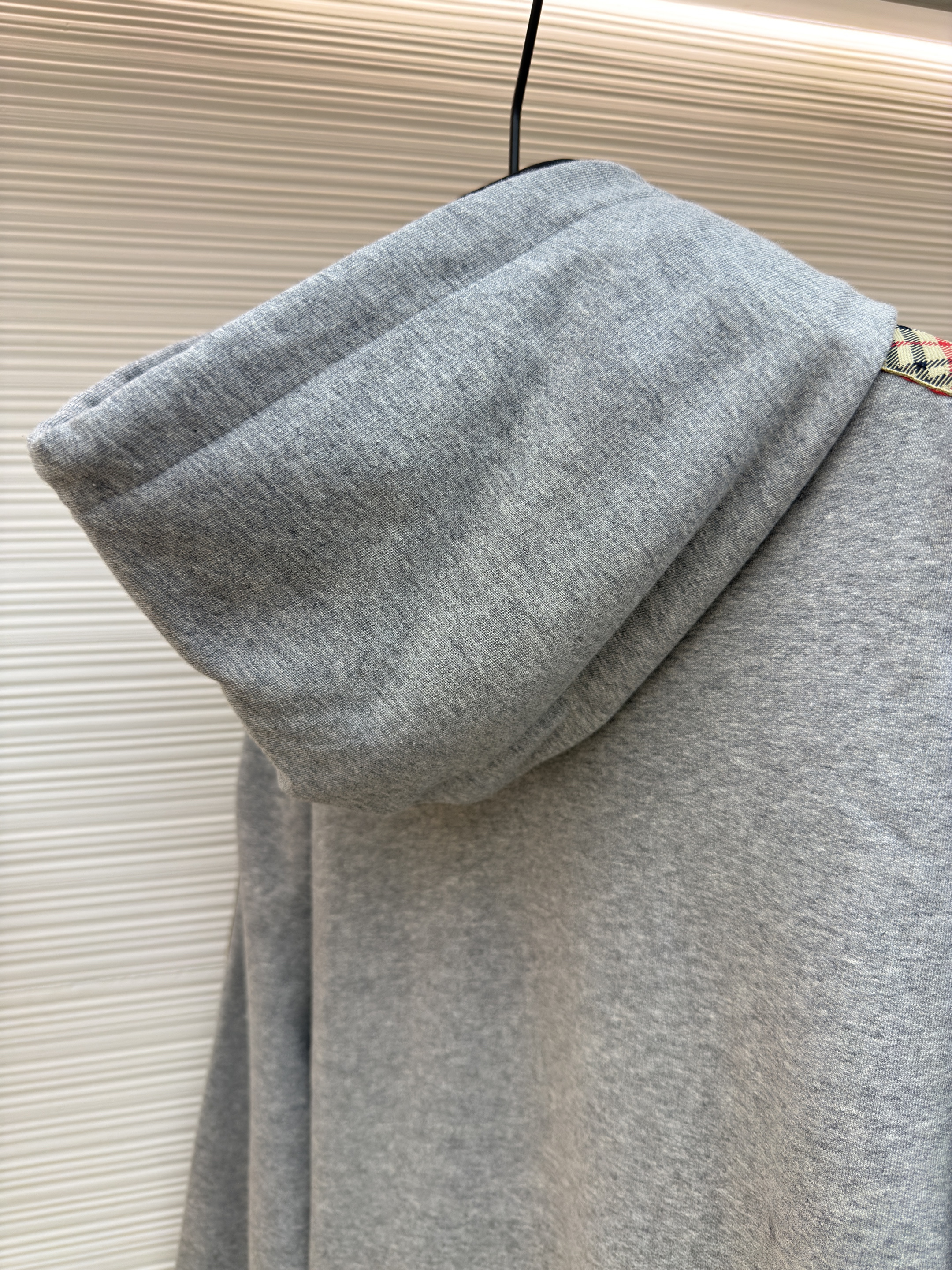 [Burberry 巴宝莉 织带饰边拉链连帽卫衣 连帽衫 外套 长袖 秋冬 灰色 黑色 B0