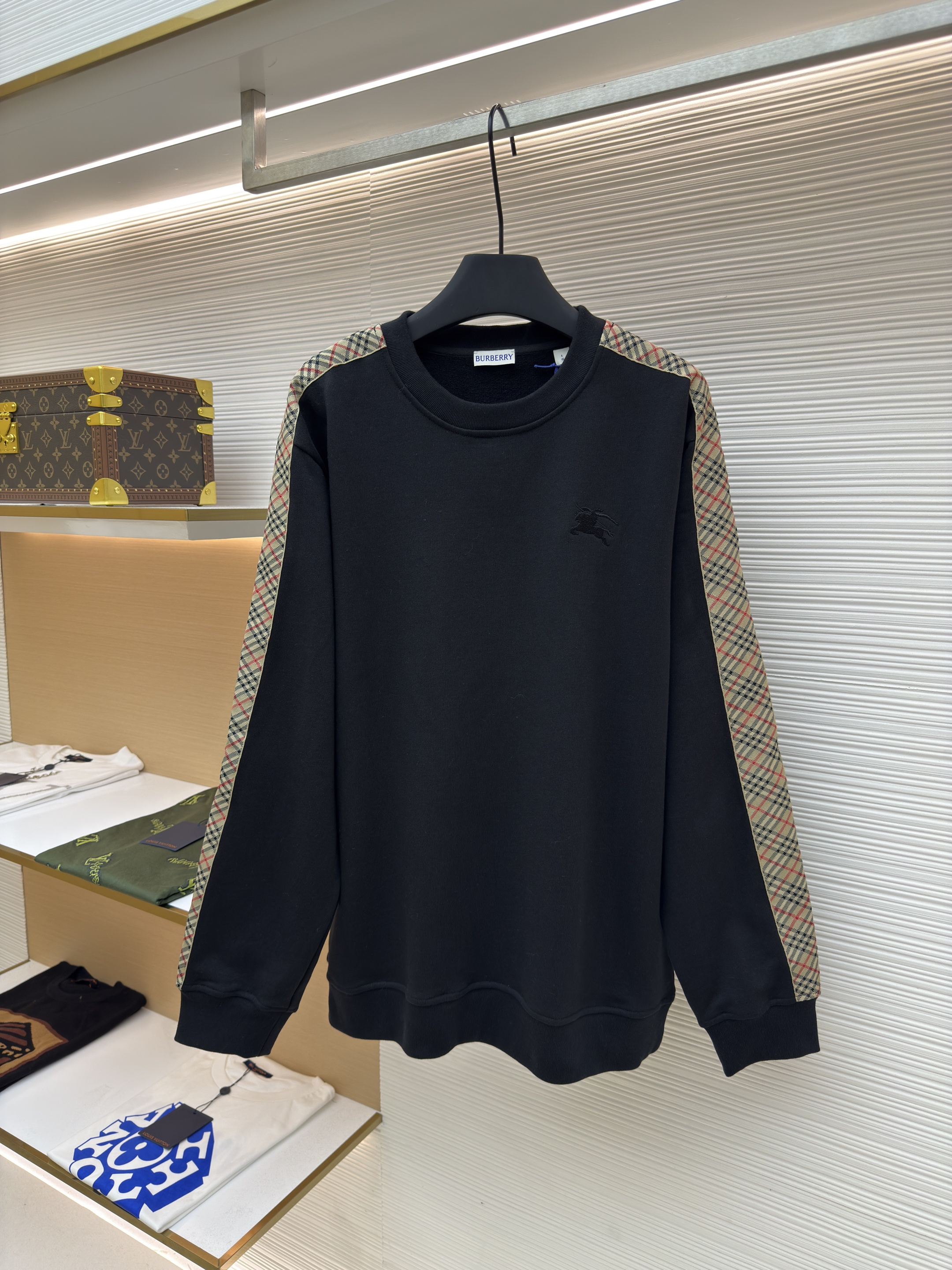 Burberry 巴宝莉 织带饰 边圆领卫衣 外套 长袖 秋冬 灰色 黑色 B0
