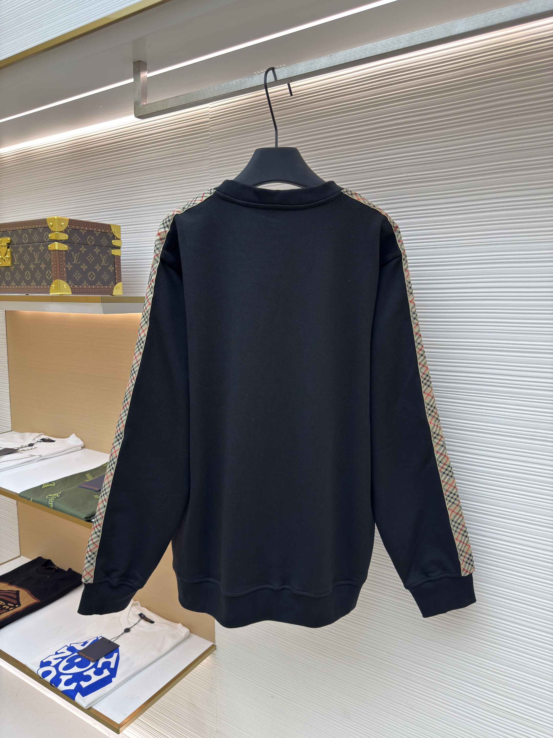Burberry 巴宝莉 织带饰 边圆领卫衣 外套 长袖 秋冬 灰色 黑色 B0