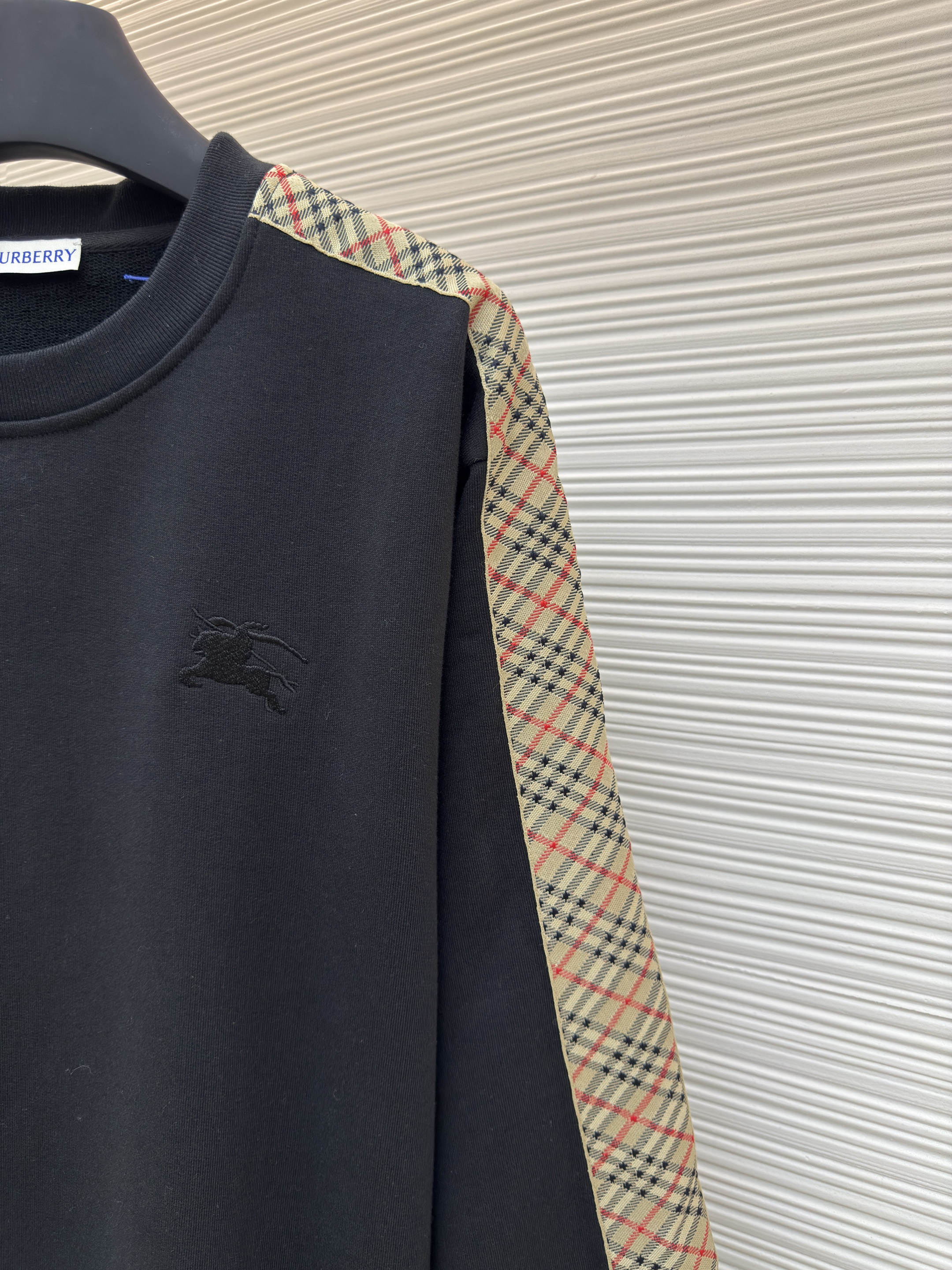 Burberry 巴宝莉 织带饰 边圆领卫衣 外套 长袖 秋冬 灰色 黑色 B0