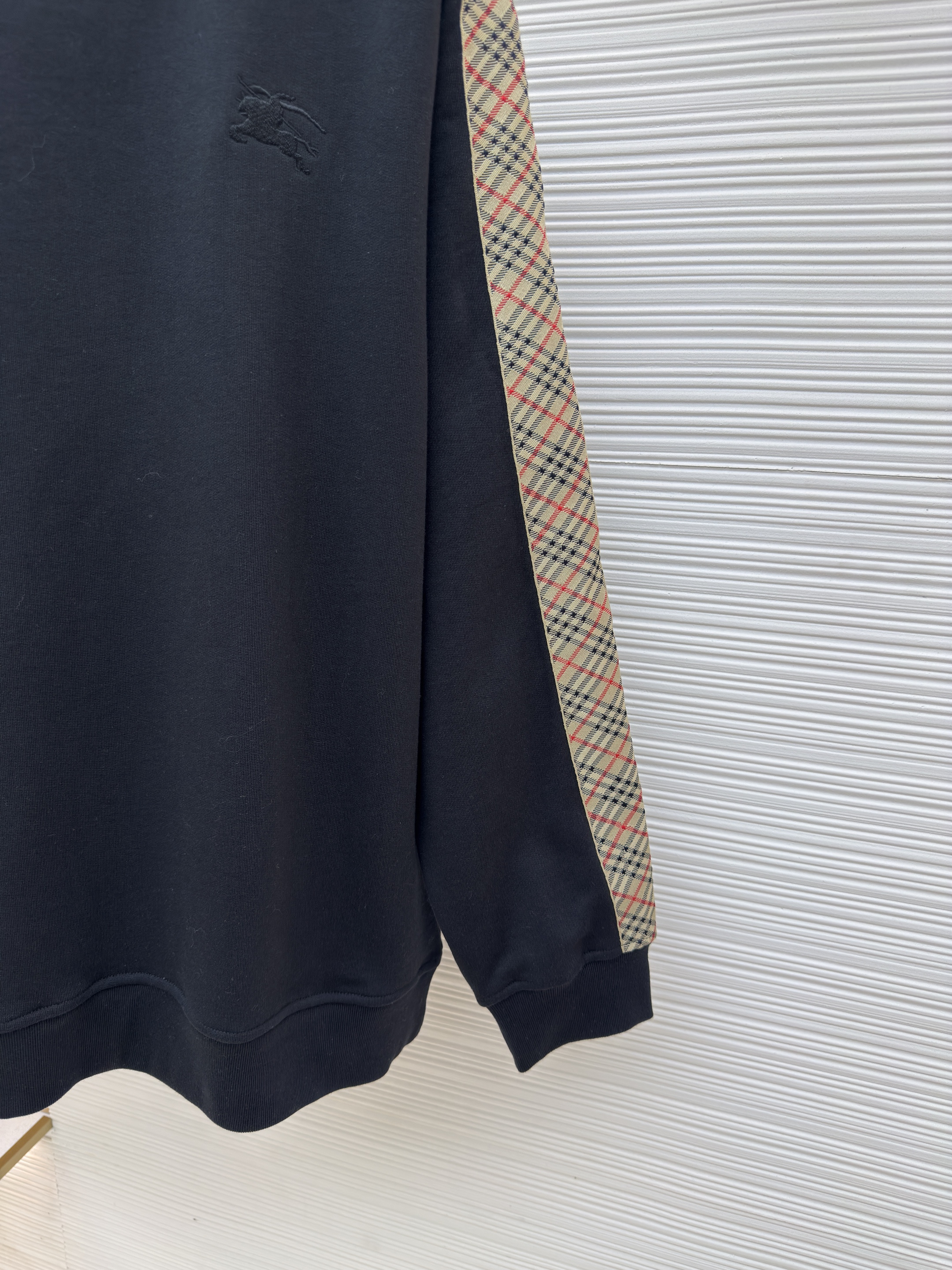 Burberry 巴宝莉 织带饰 边圆领卫衣 外套 长袖 秋冬 灰色 黑色 B0