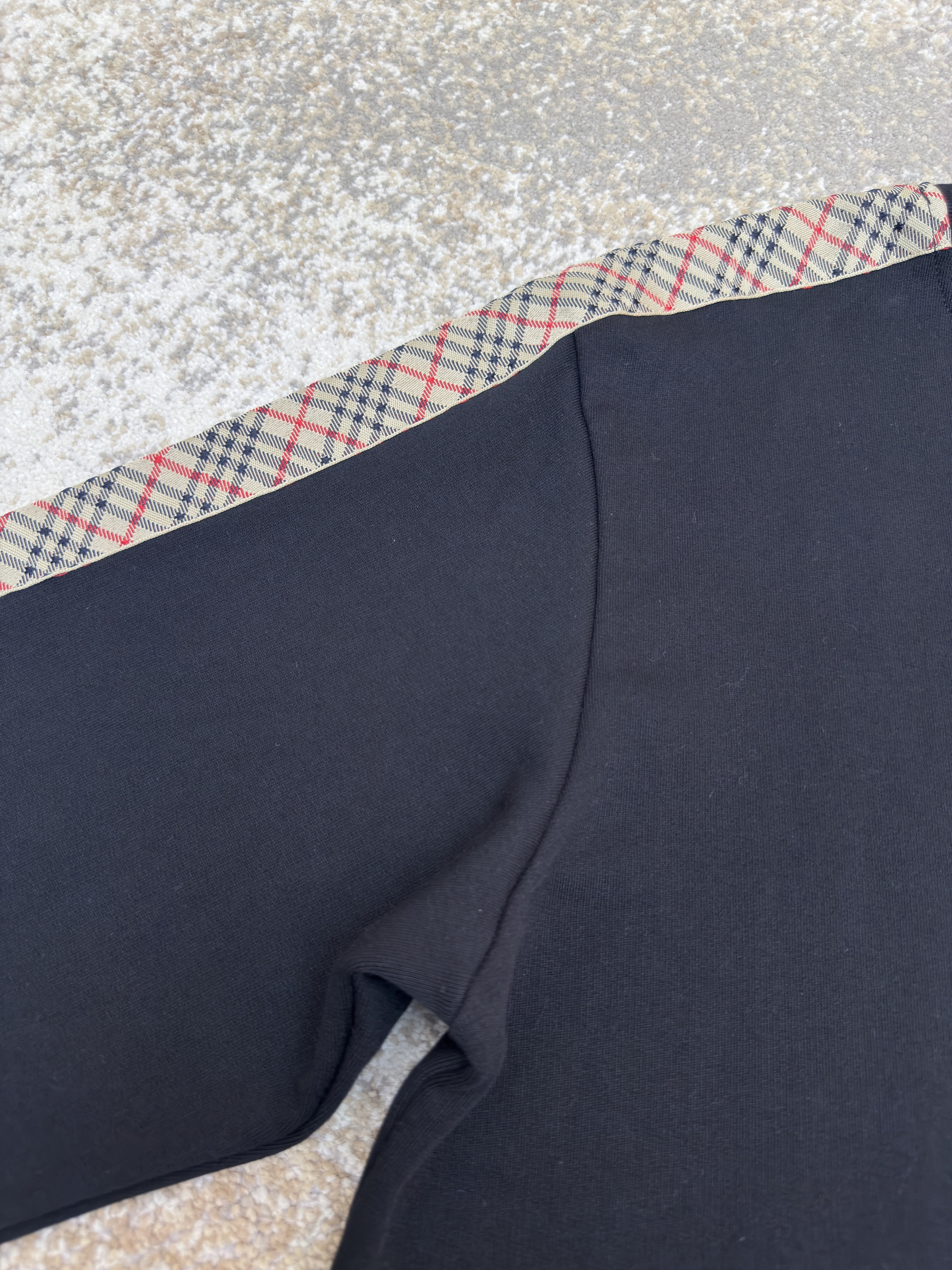 Burberry 巴宝莉 织带饰 边圆领卫衣 外套 长袖 秋冬 灰色 黑色 B0
