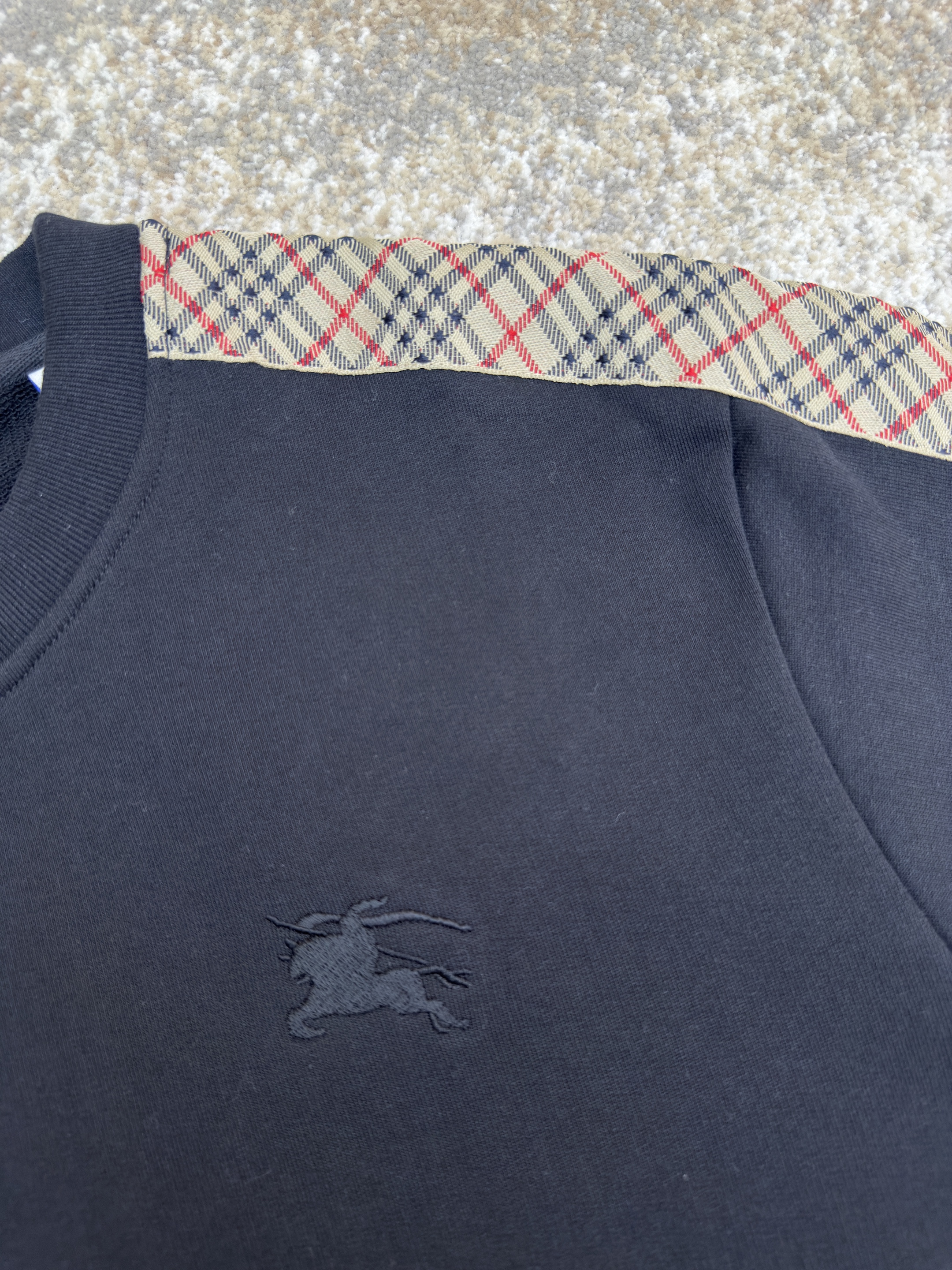 Burberry 巴宝莉 织带饰 边圆领卫衣 外套 长袖 秋冬 灰色 黑色 B0