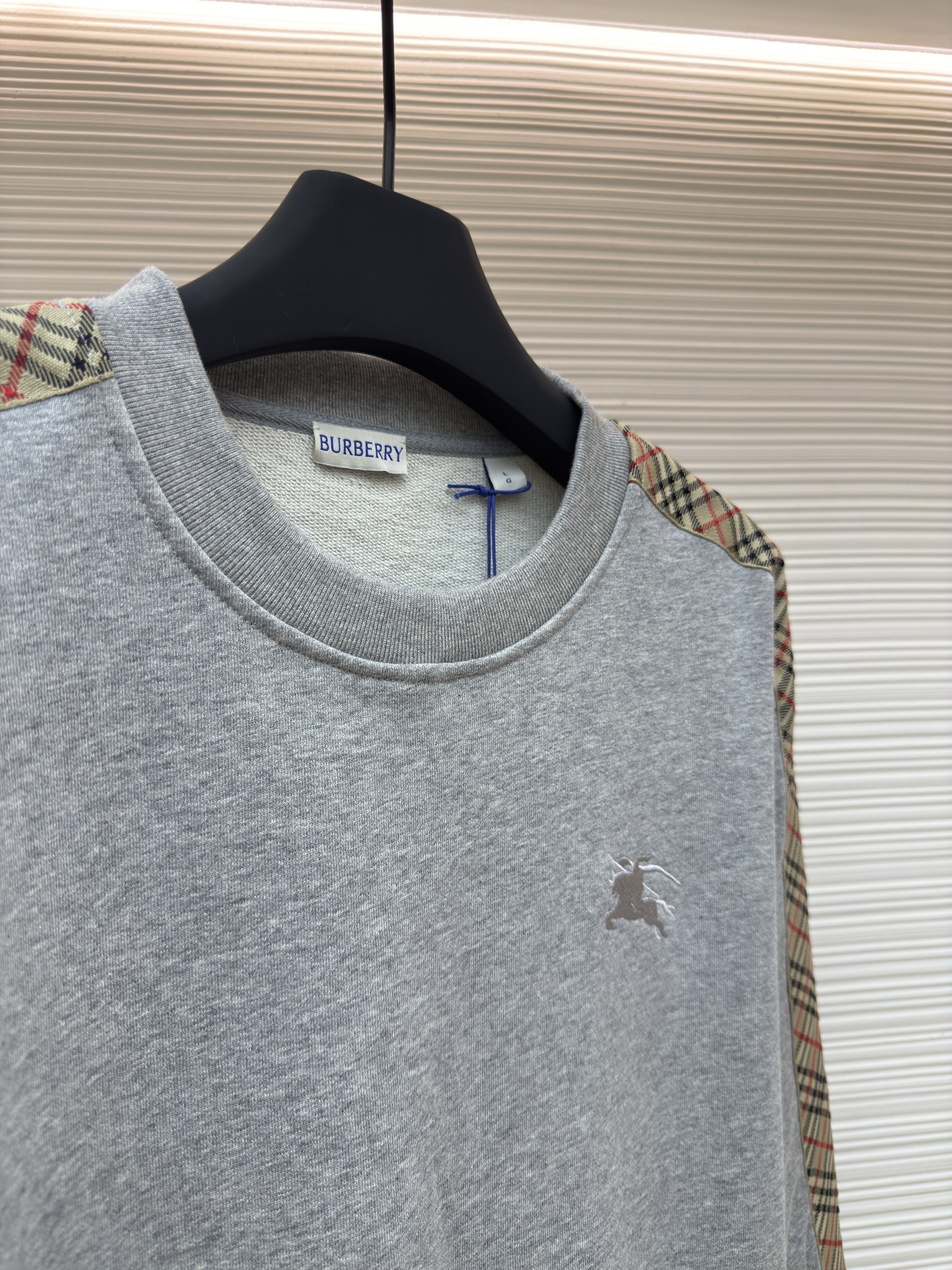 Burberry 巴宝莉 织带饰 边圆领卫衣 外套 长袖 秋冬 灰色 黑色 B0