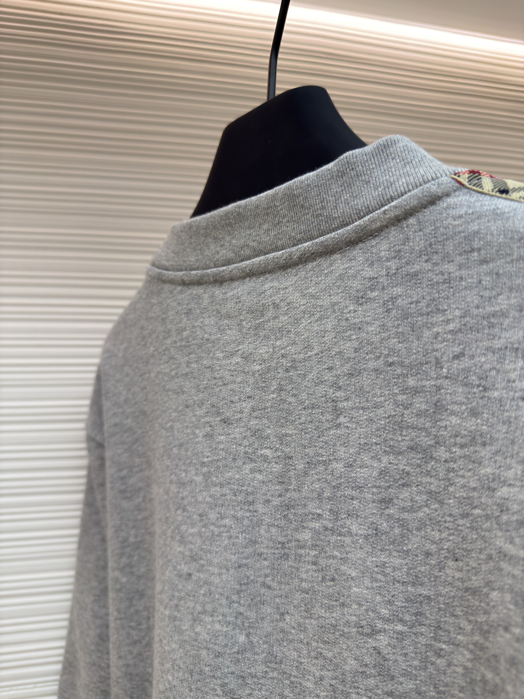 Burberry 巴宝莉 织带饰 边圆领卫衣 外套 长袖 秋冬 灰色 黑色 B0